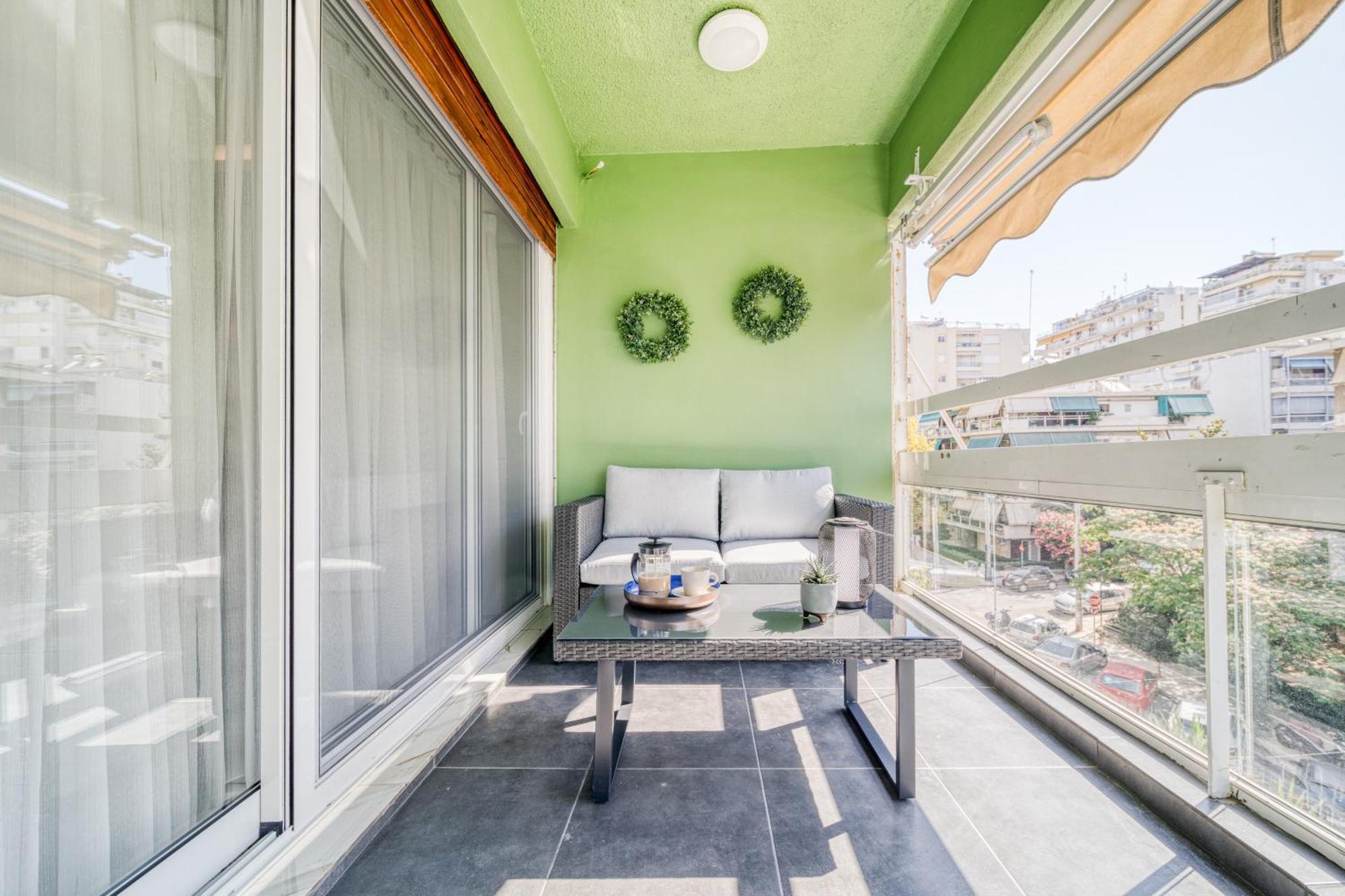 Apartment Riviera, Seaview, Beachfront, Lux On Starbucks Building Athens