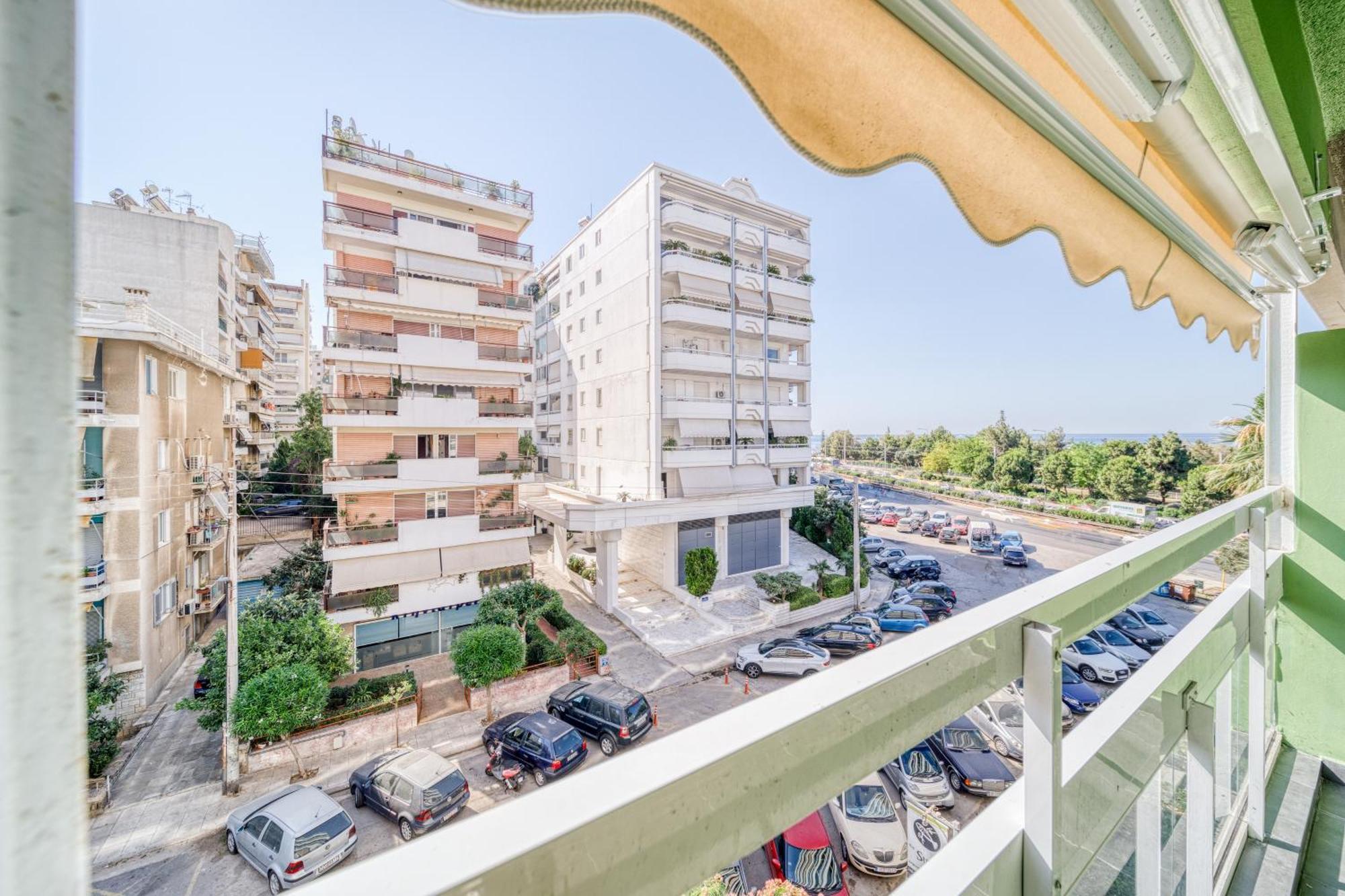 Apartment Riviera, Seaview, Beachfront, Lux On Starbucks Building Athens