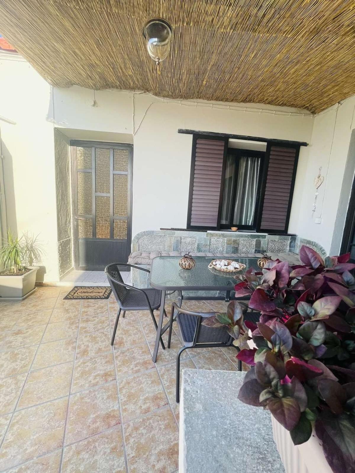 Trachos Traditional House Salakos