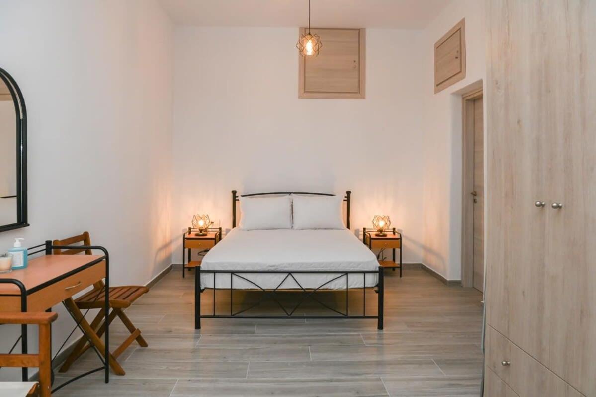 Dreamy Santorini Studio Just 50m From The Apartment *