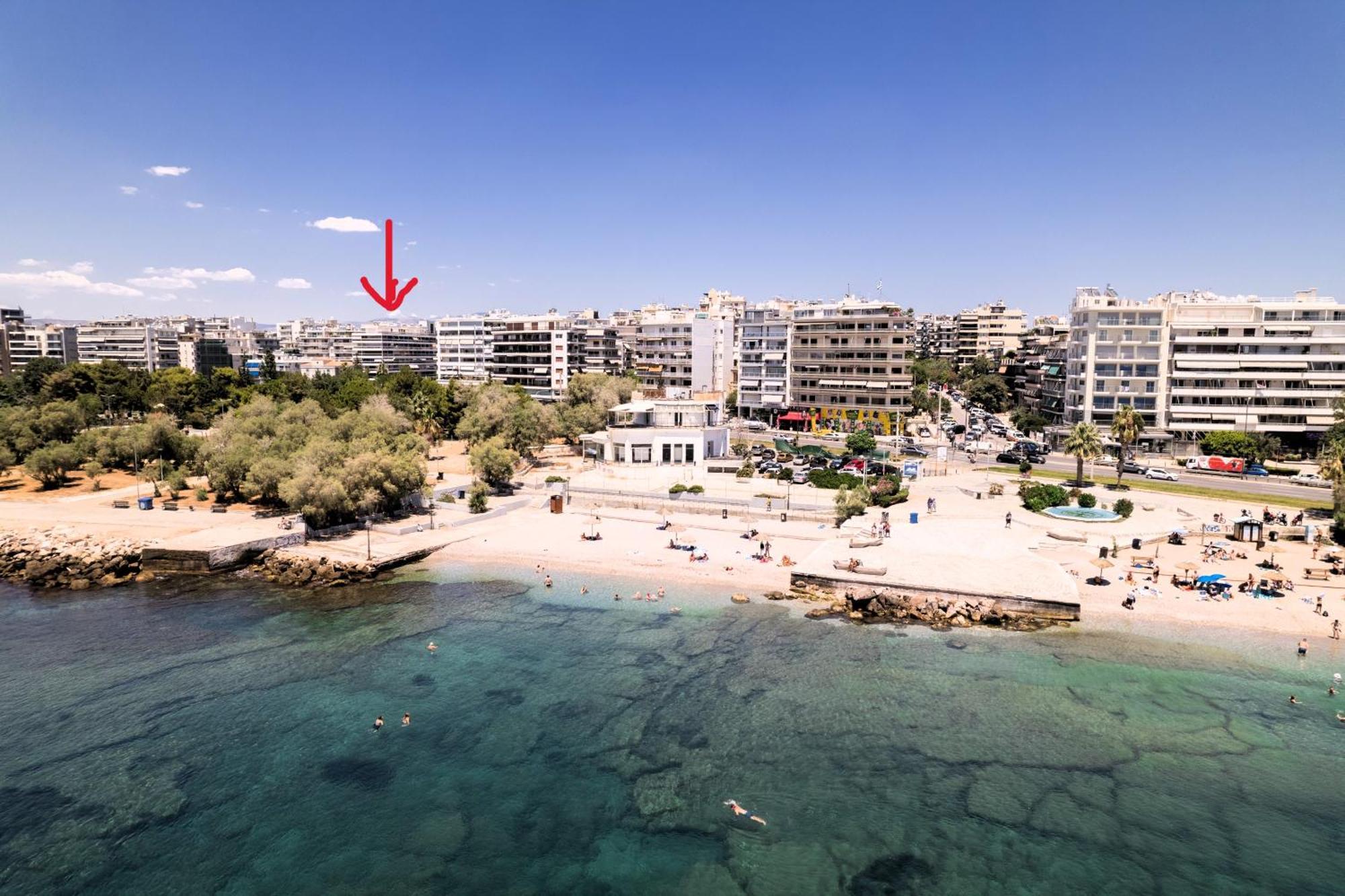 Riviera, Seaview, Beachfront, Lux On Starbucks Building *