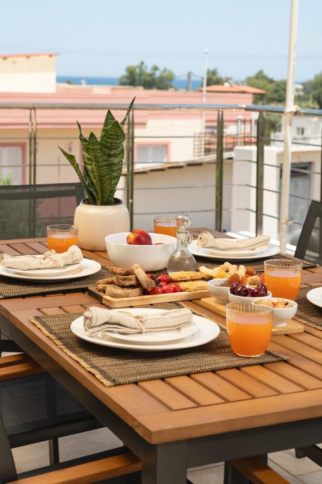 Thin Alos Crete Apartment