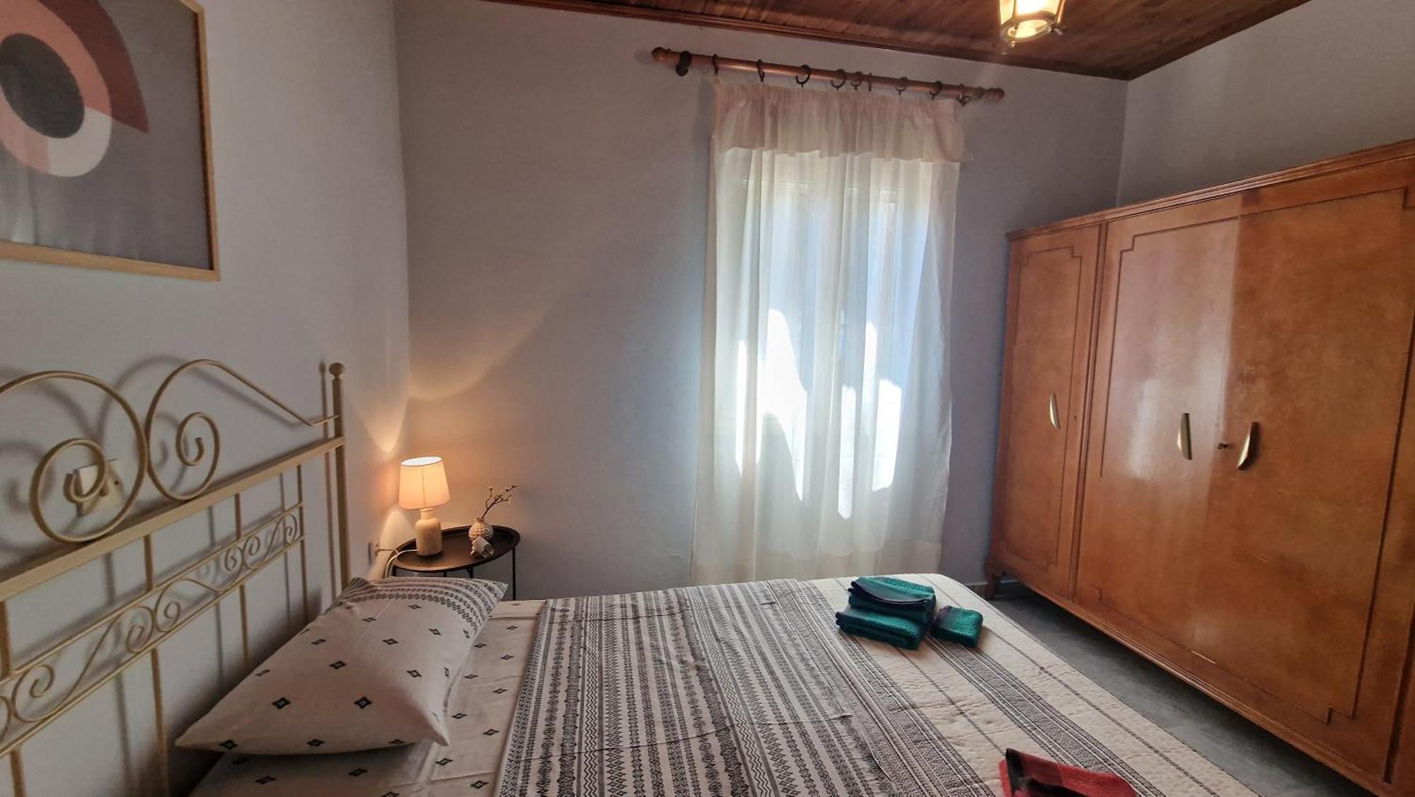 Joanna-thanos Beachfront Holiday home