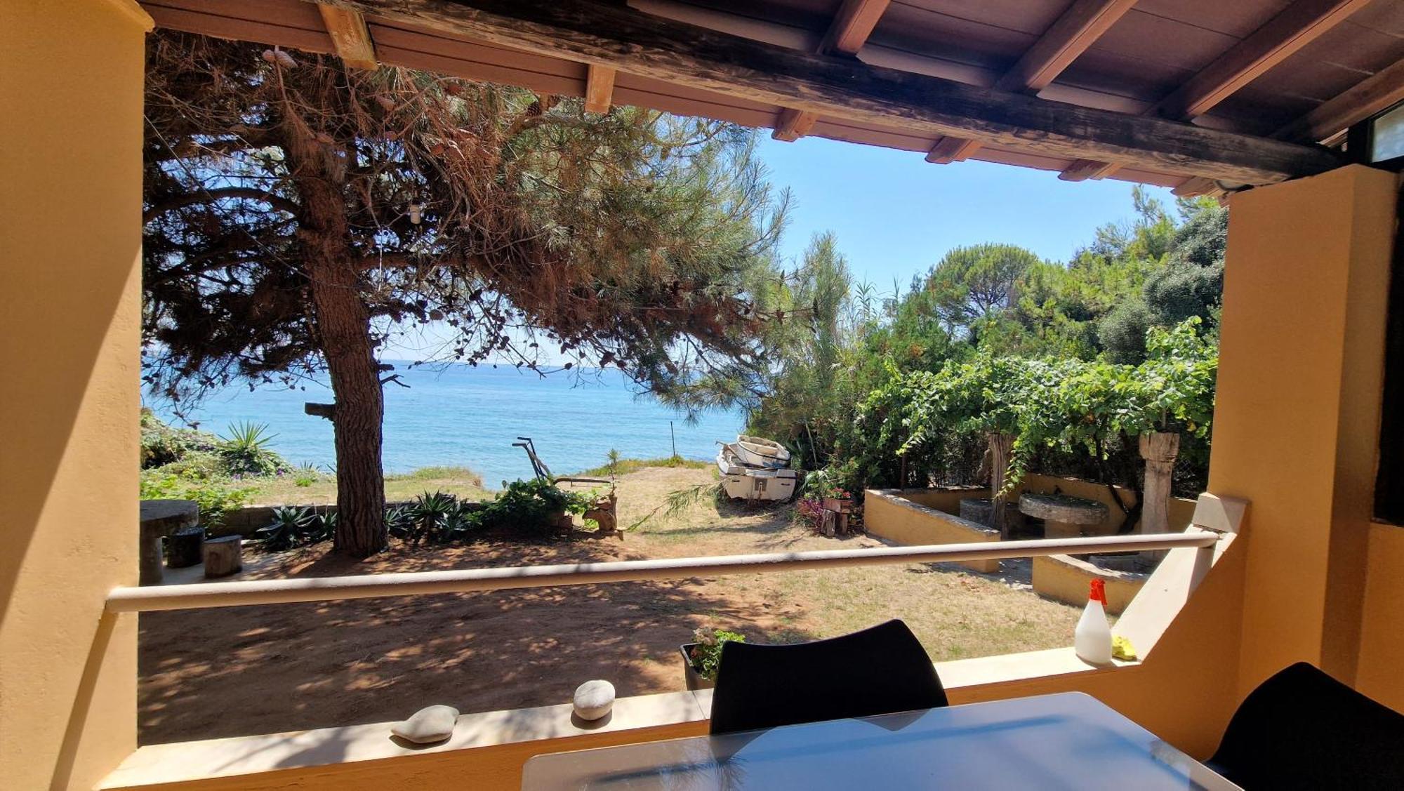 Holiday home Joanna-thanos Beachfront Agios Matthaios (Corfu)