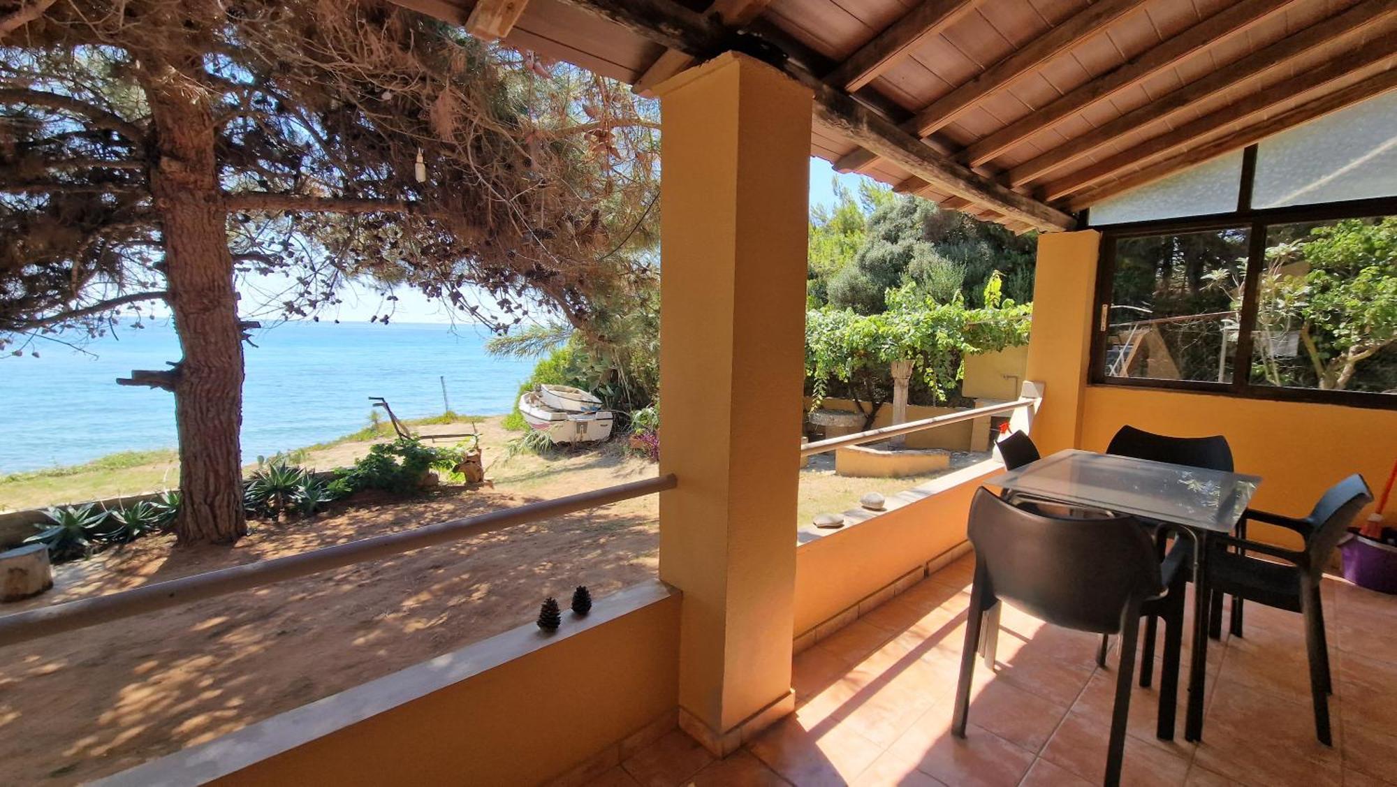 Joanna-thanos Beachfront Holiday home Agios Matthaios (Corfu)