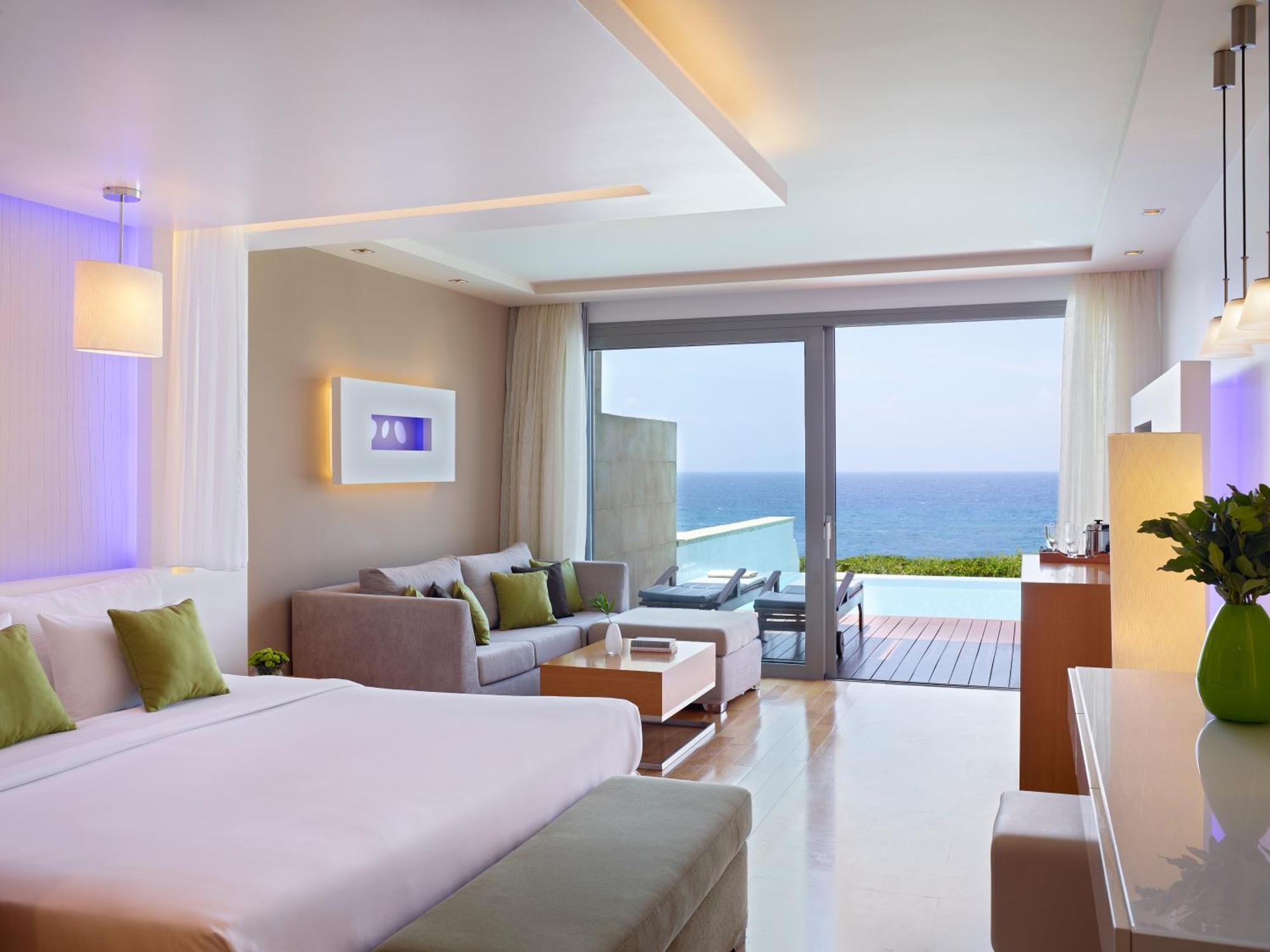 Amus & Hotel