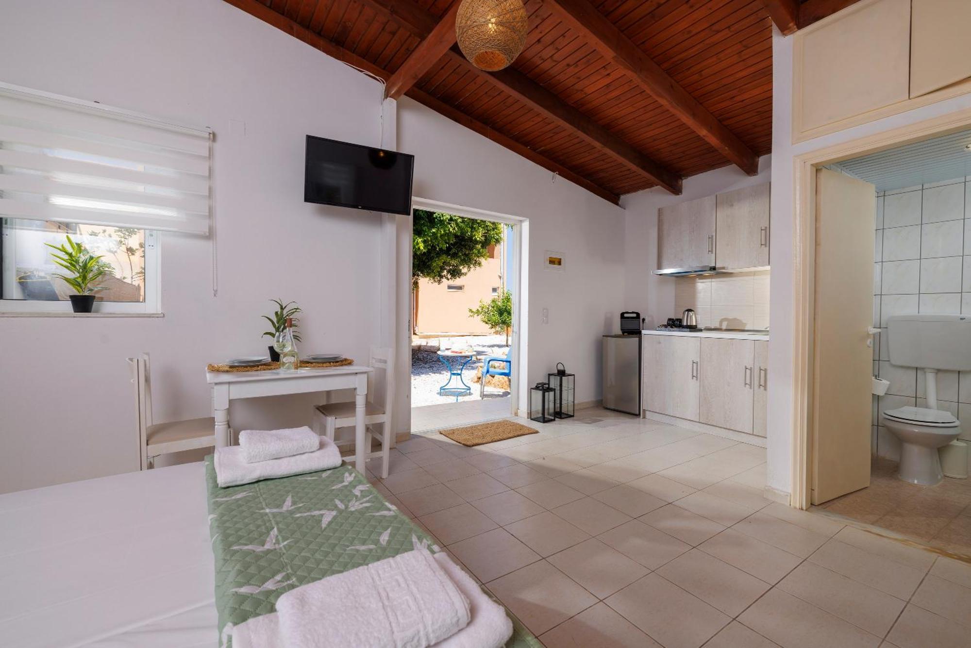 Ariadne Apartment *