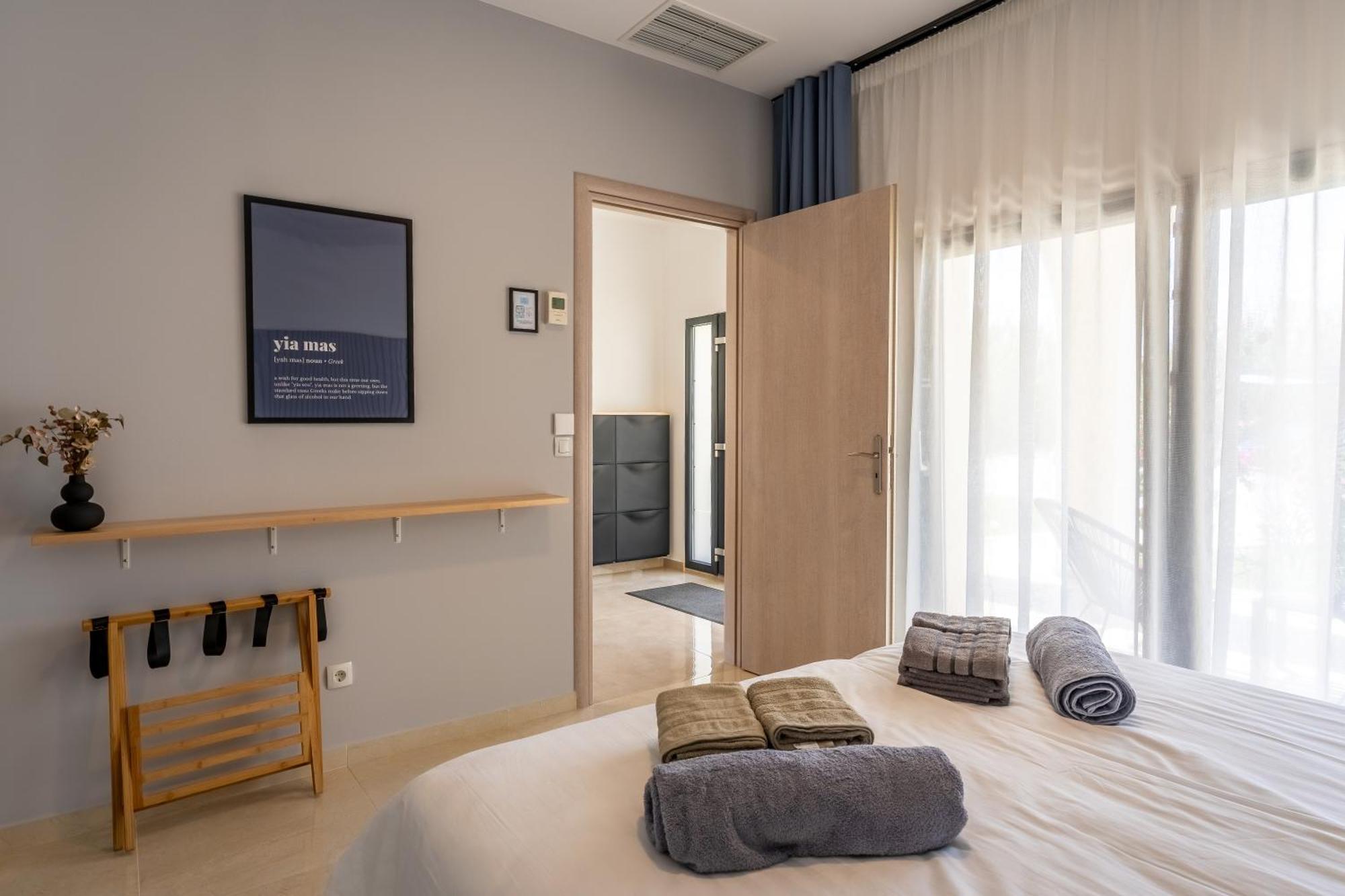Villa Selena Front Loft - With Private Pool & Garden *