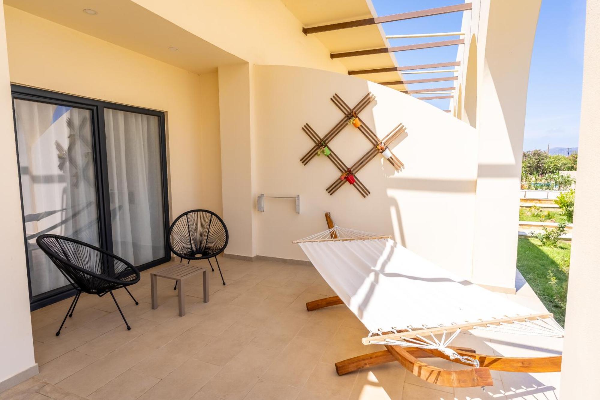 Selena Front Loft - With Private Pool & Garden Villa