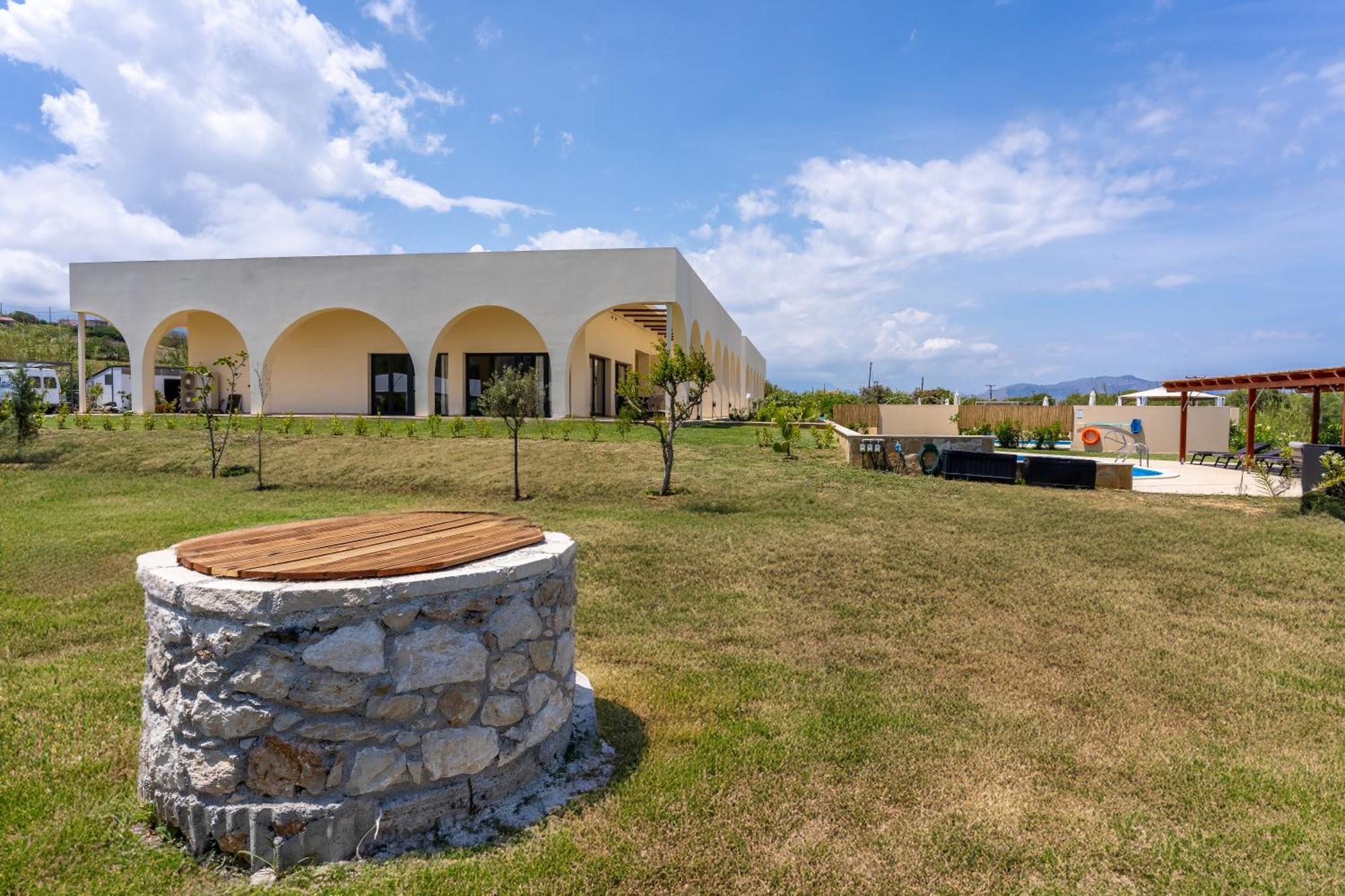 Selena Front Loft - With Private Pool & Garden * Episkopi (Rethymno)