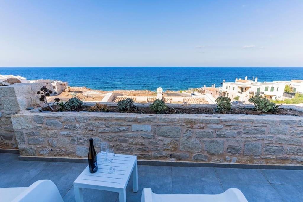 Zefyros , Seafront Retreat ! *