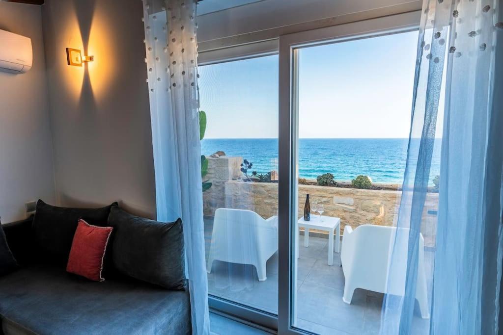 Zefyros , Seafront Retreat ! * Panormos (Crete)