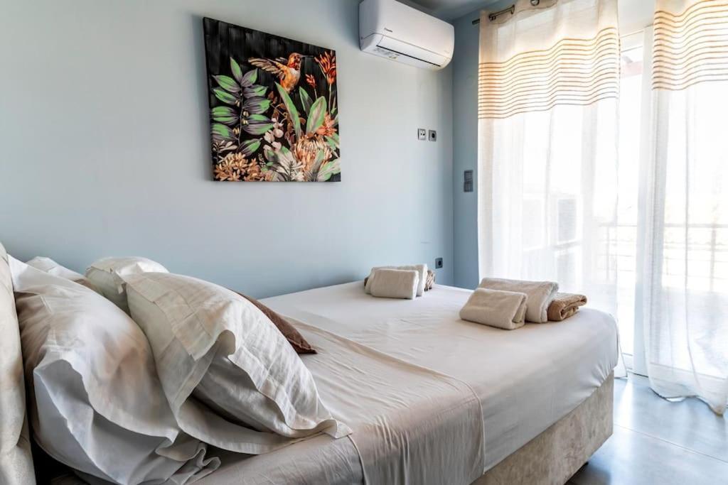 Holiday home Zefyros , Seafront Retreat !
