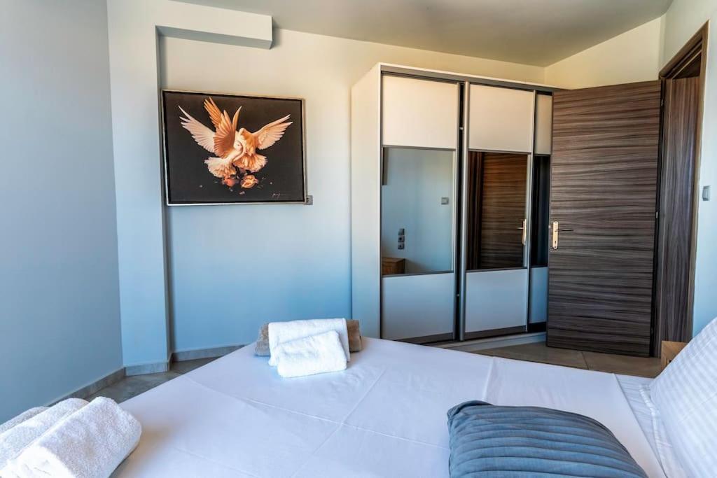 Zefyros , Seafront Retreat ! Holiday home