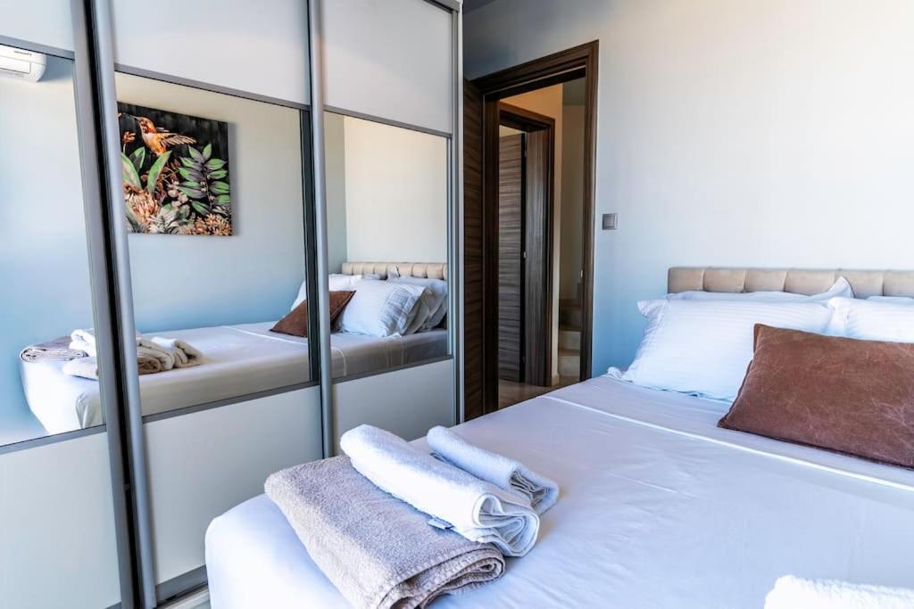 Holiday home Zefyros , Seafront Retreat ! *