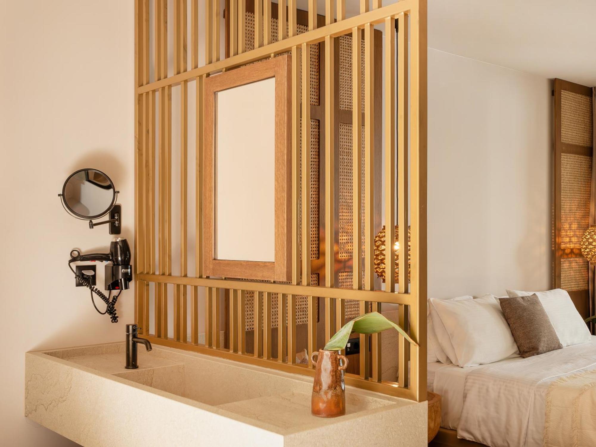 Ekati Mare Lifestyle Hotel