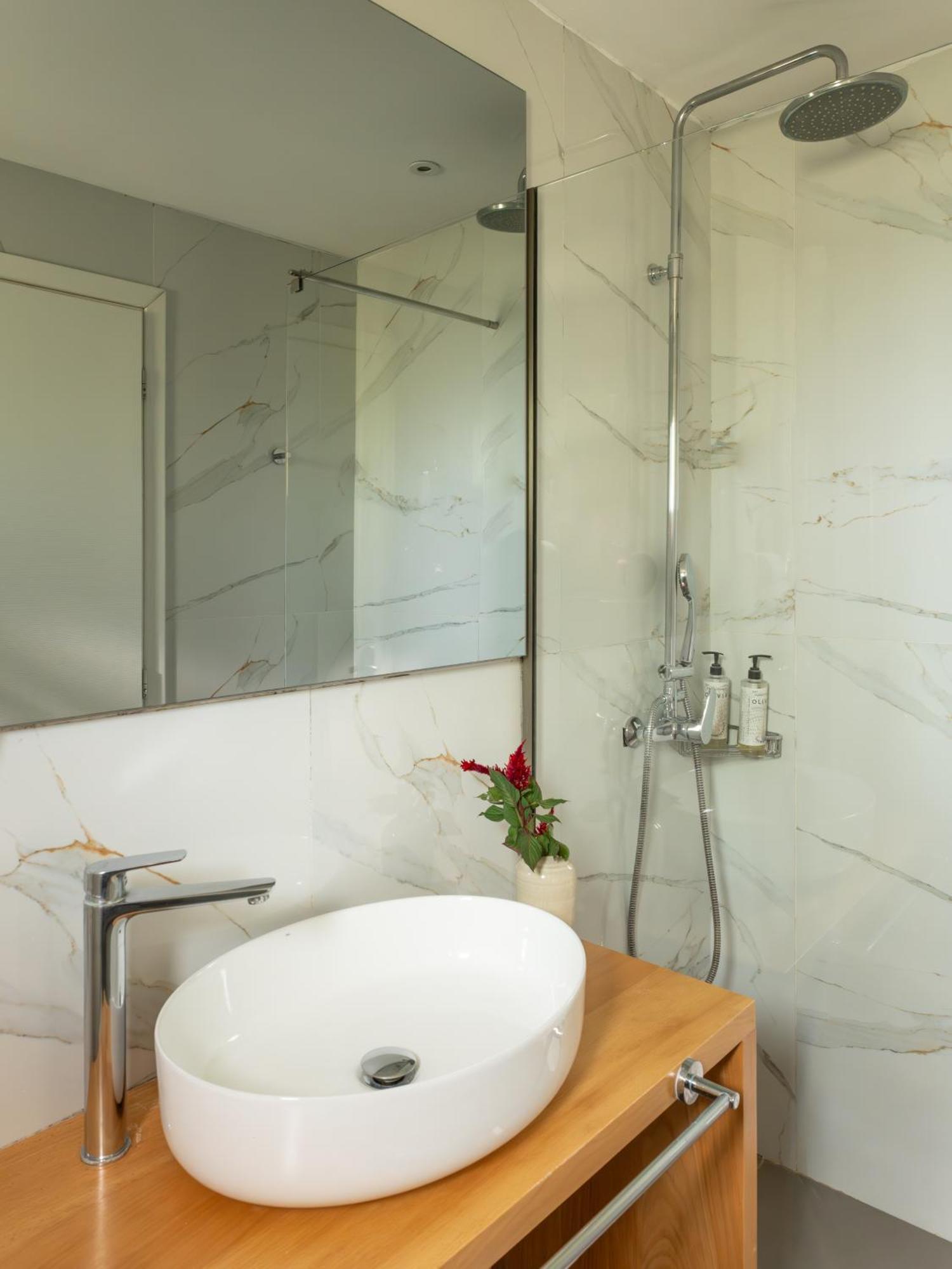Ekati Mare Lifestyle Hotel