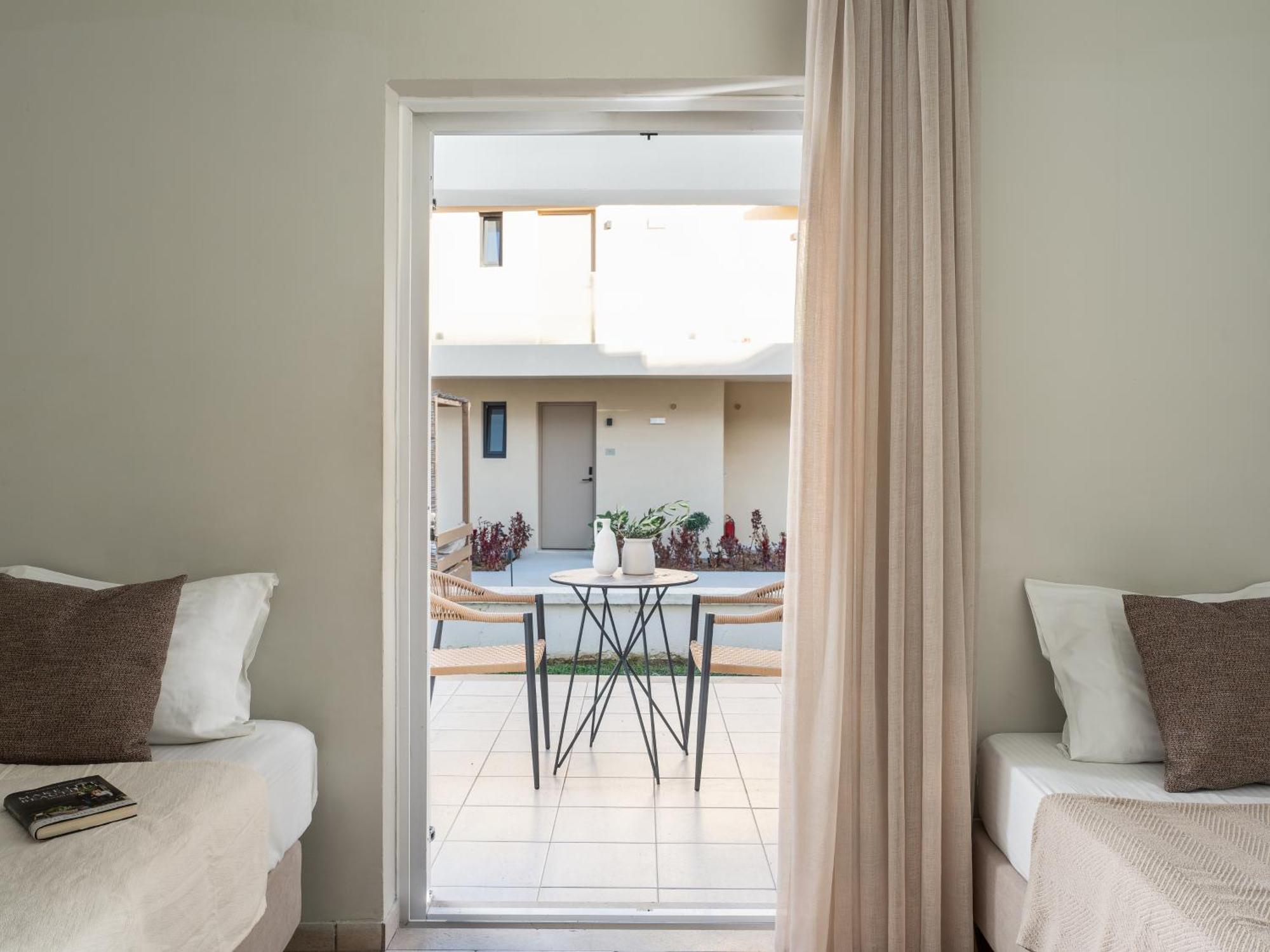 Ekati Mare Lifestyle Hotel 4*