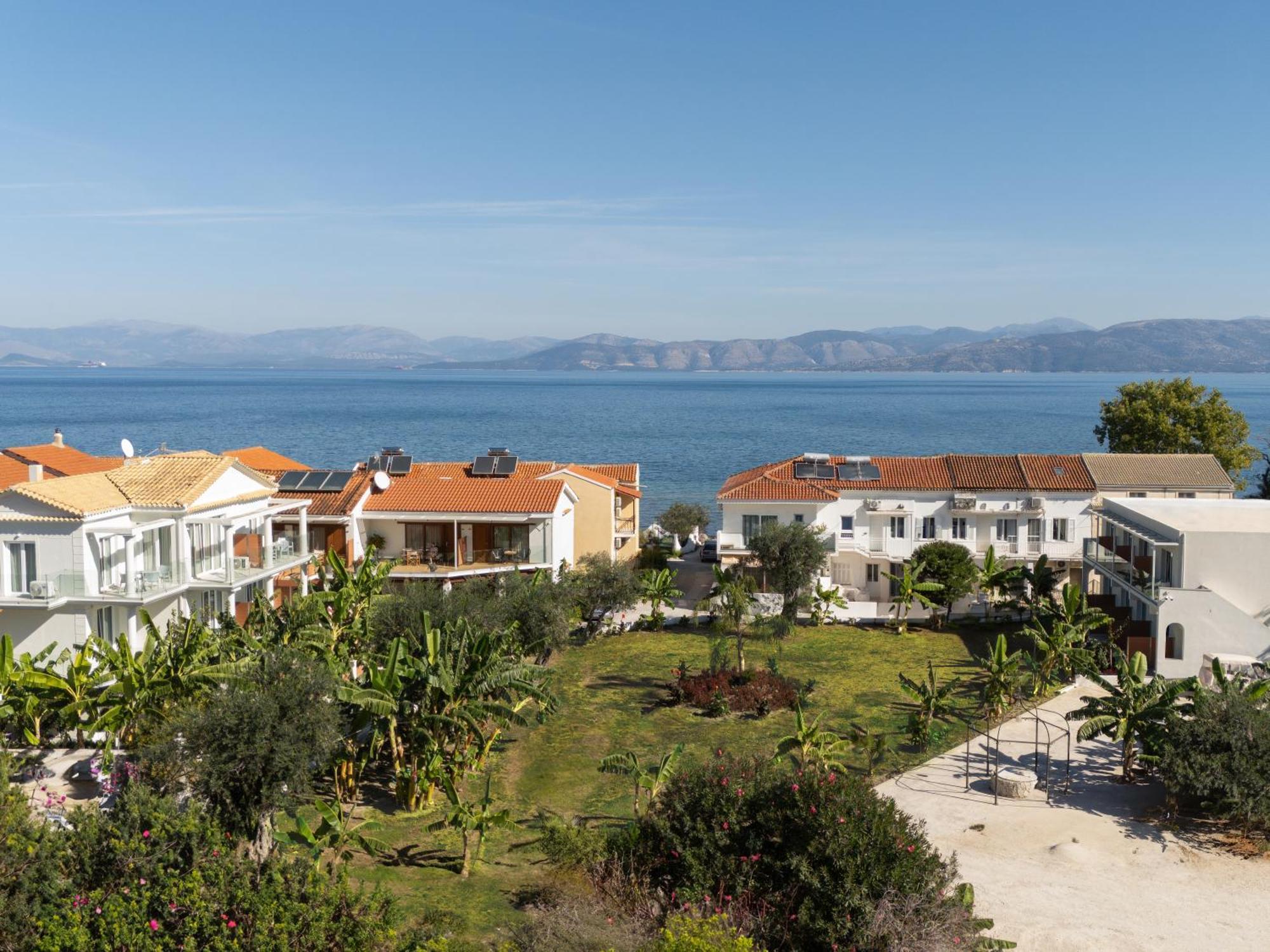 Ekati Mare Lifestyle Hotel 4*