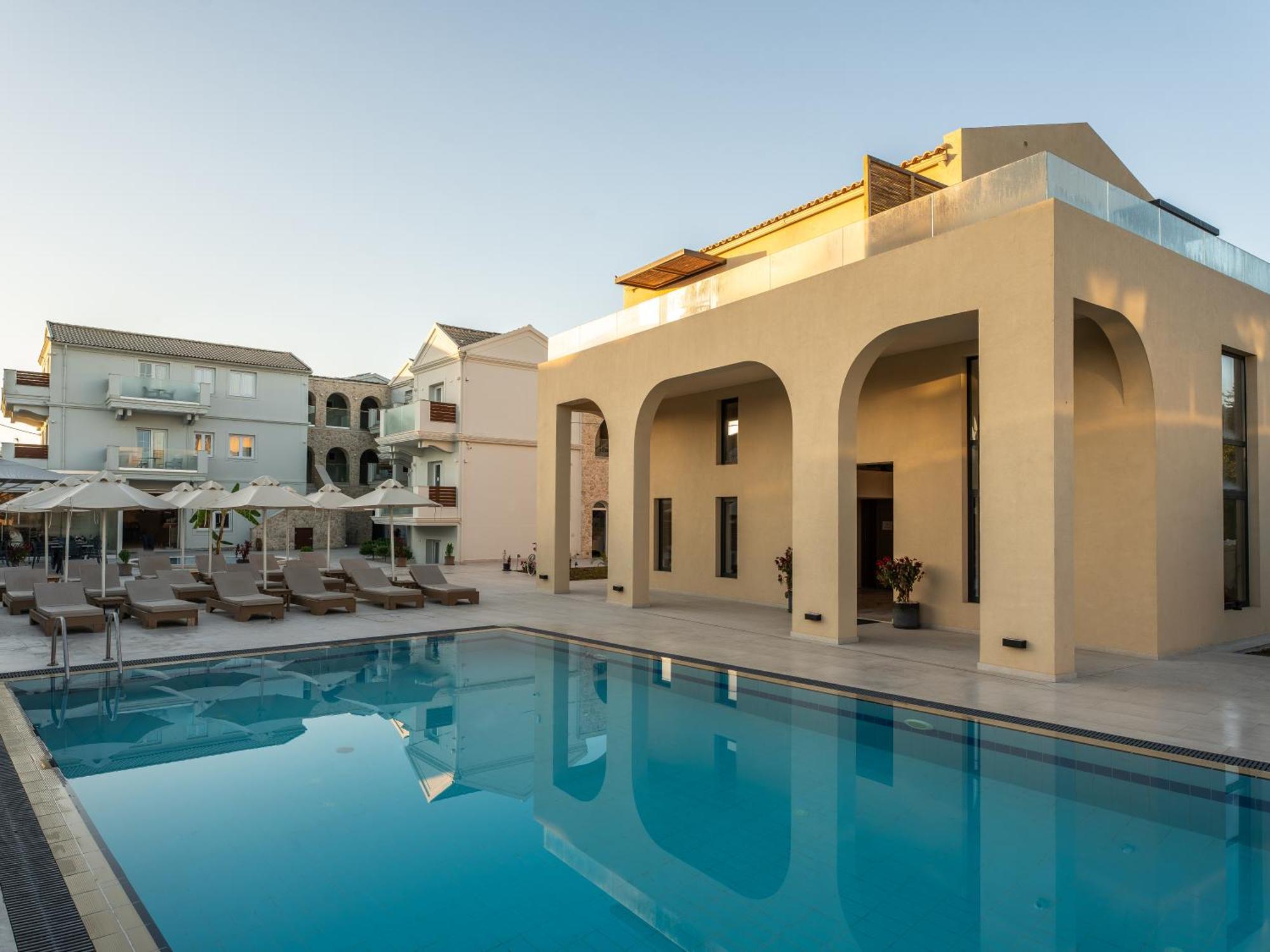 Ekati Mare Lifestyle Kavos