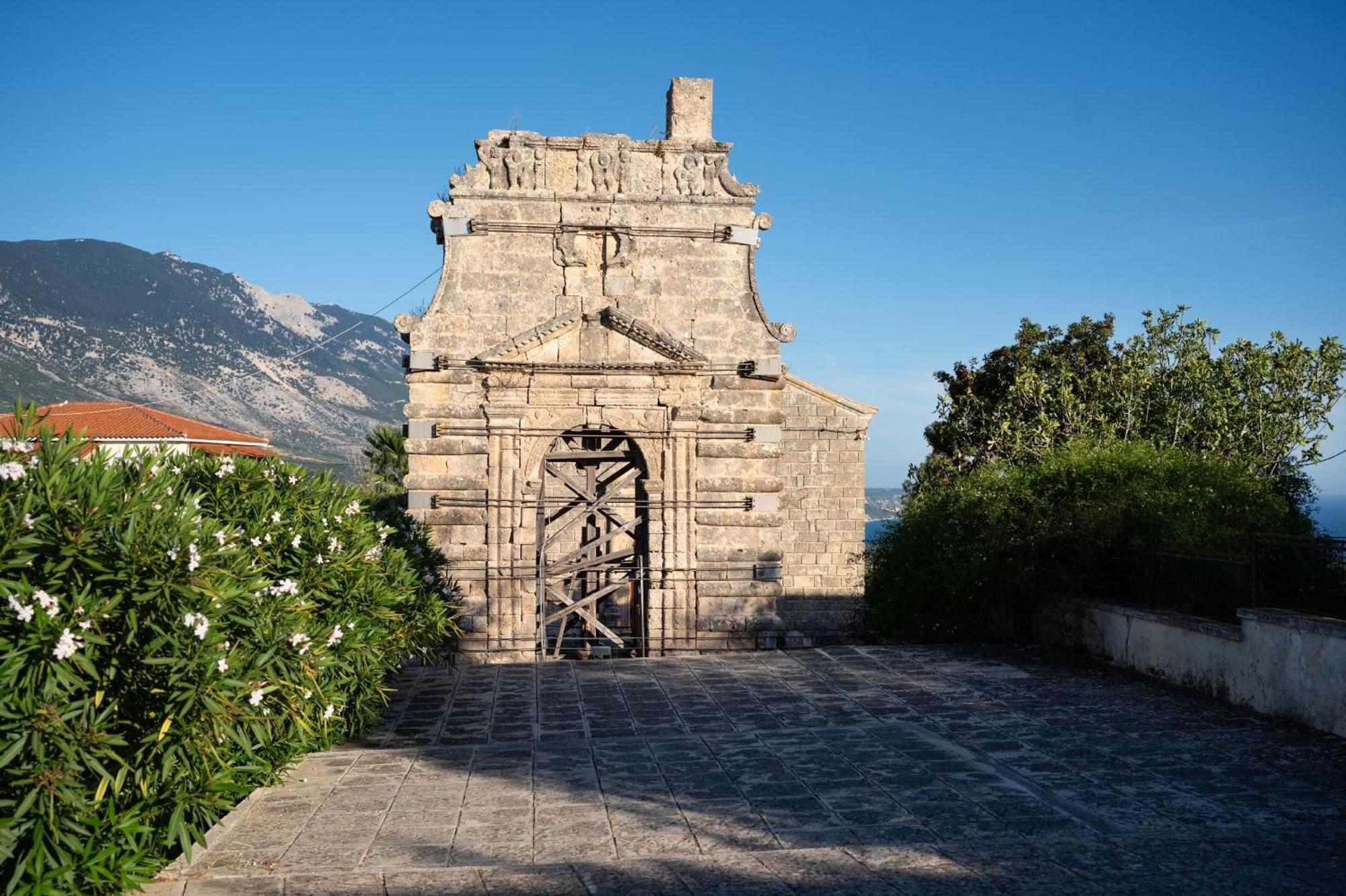 Ioanna Mentoros Villa Karavados