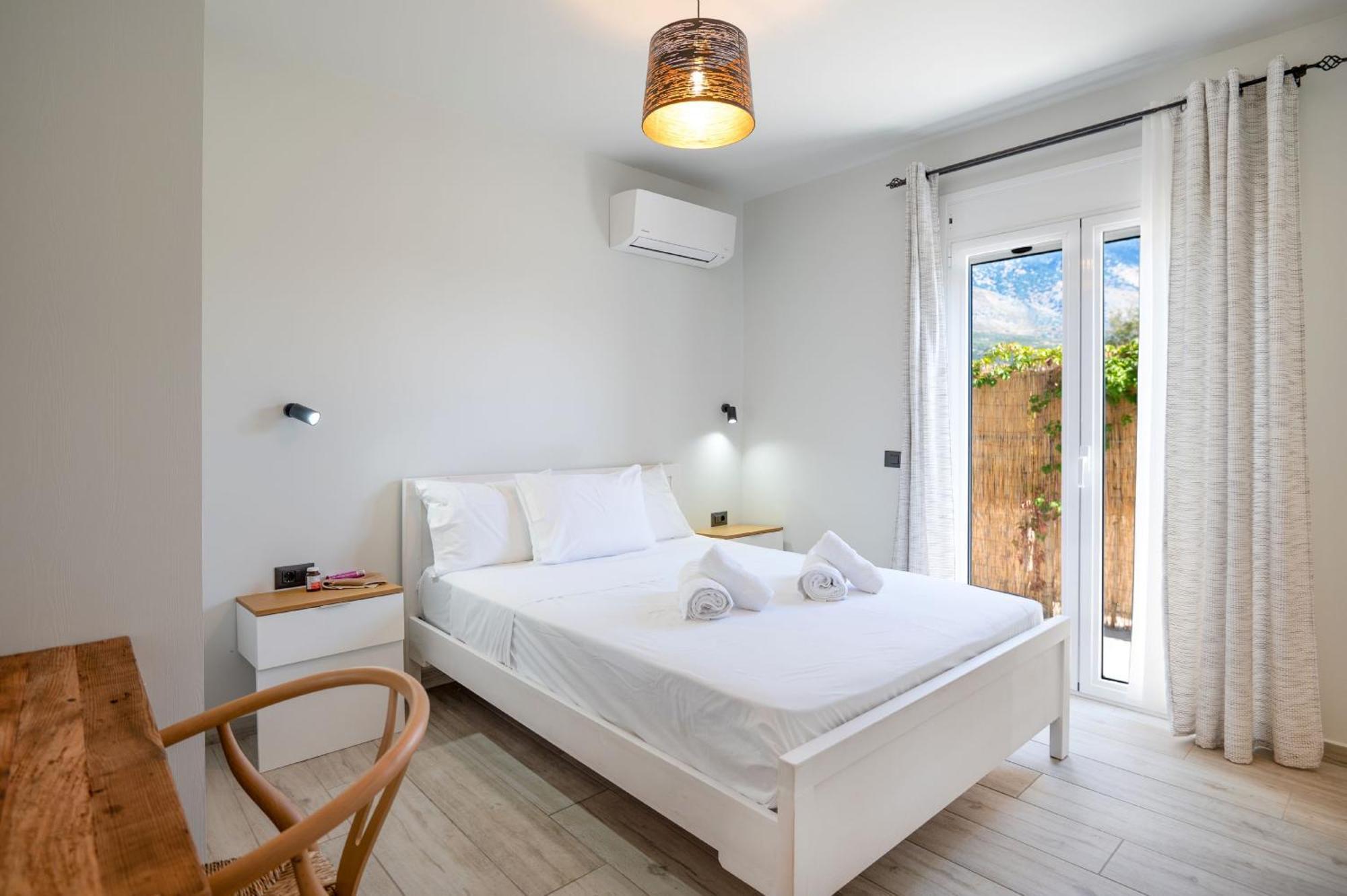 Ioanna Mentoros Villa Karavados