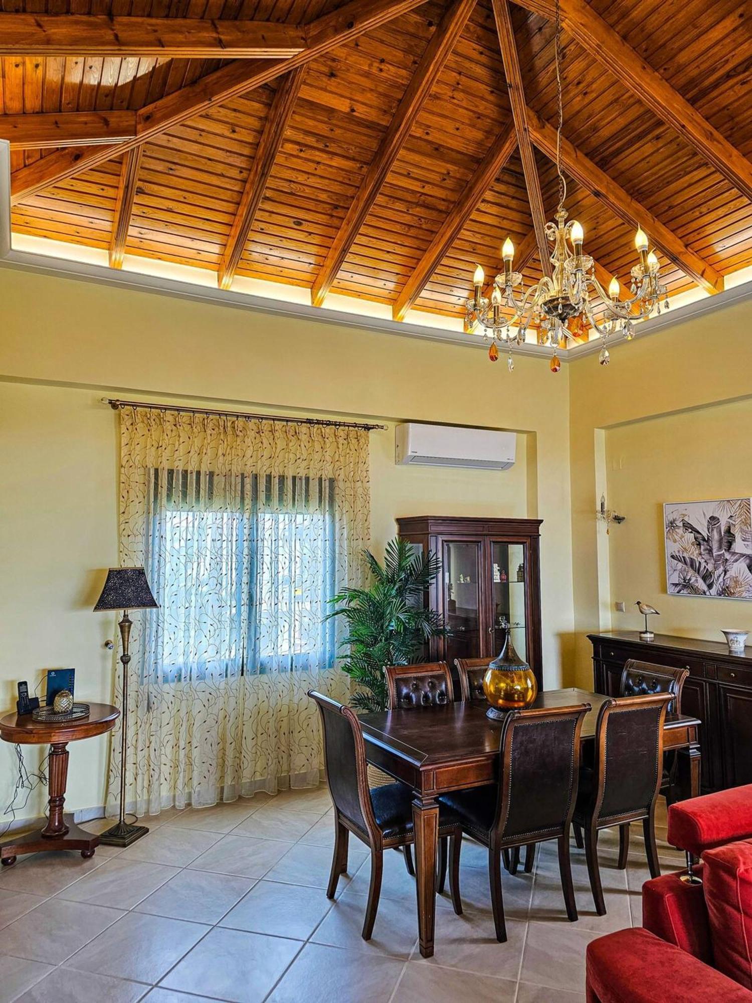 Villa Aitheras With Sea Views And Garden