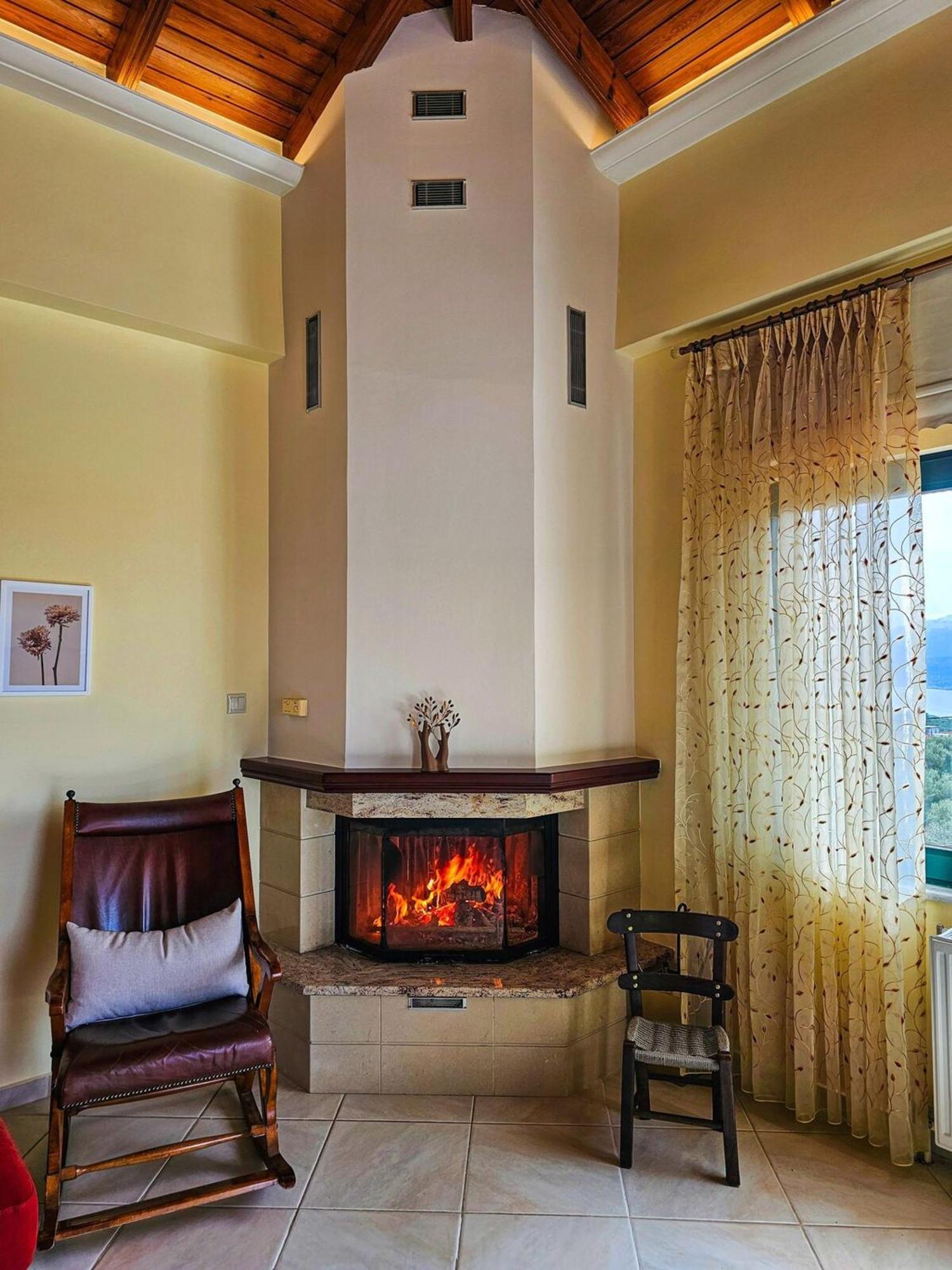 Aitheras With Sea Views And Garden * Sternai