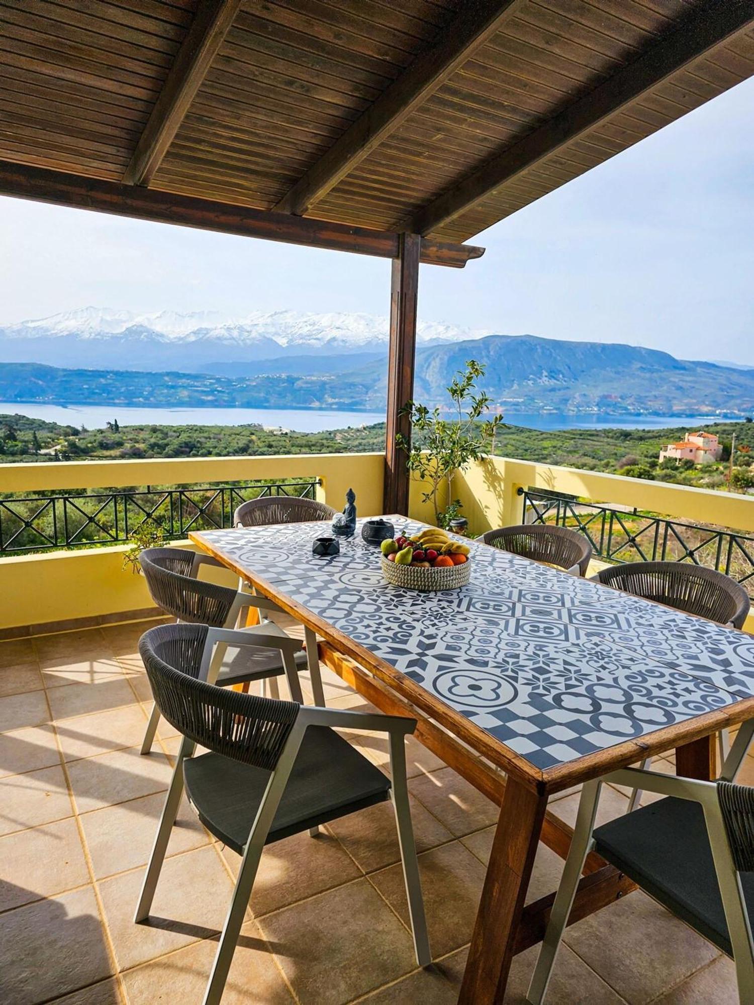 Aitheras With Sea Views And Garden
