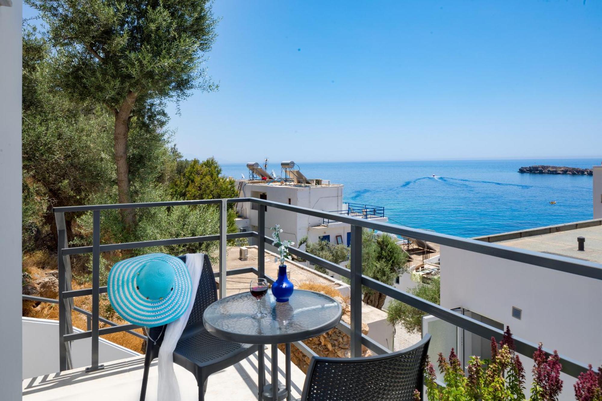 John Akroyiali Hotel Loutro