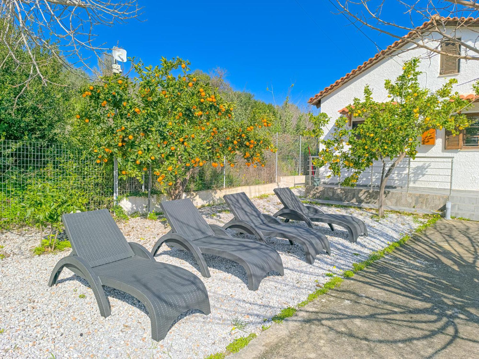 Charming House 8 Minutes Walk From Almyrida *