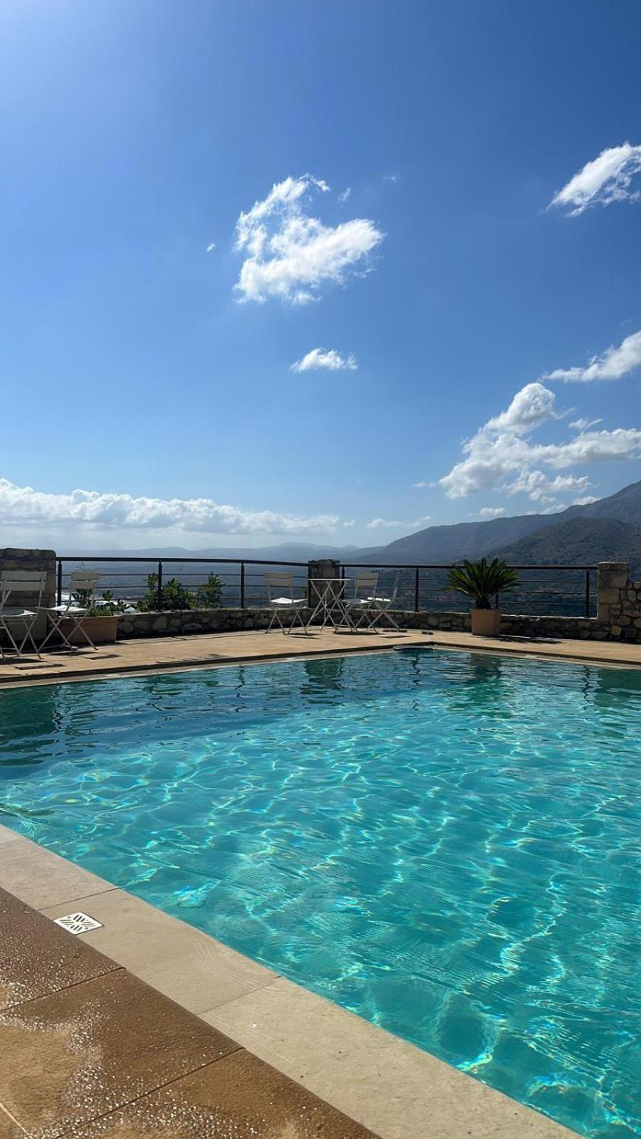 With Fantastic View Apartment