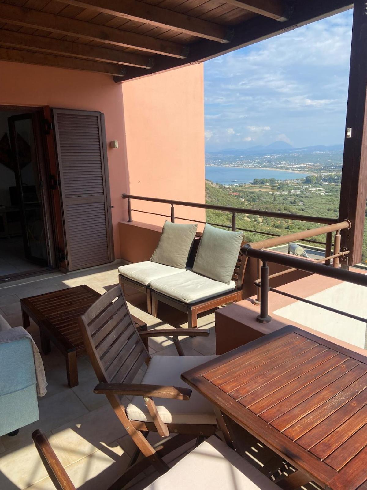 Apartment With Fantastic View Exopoli