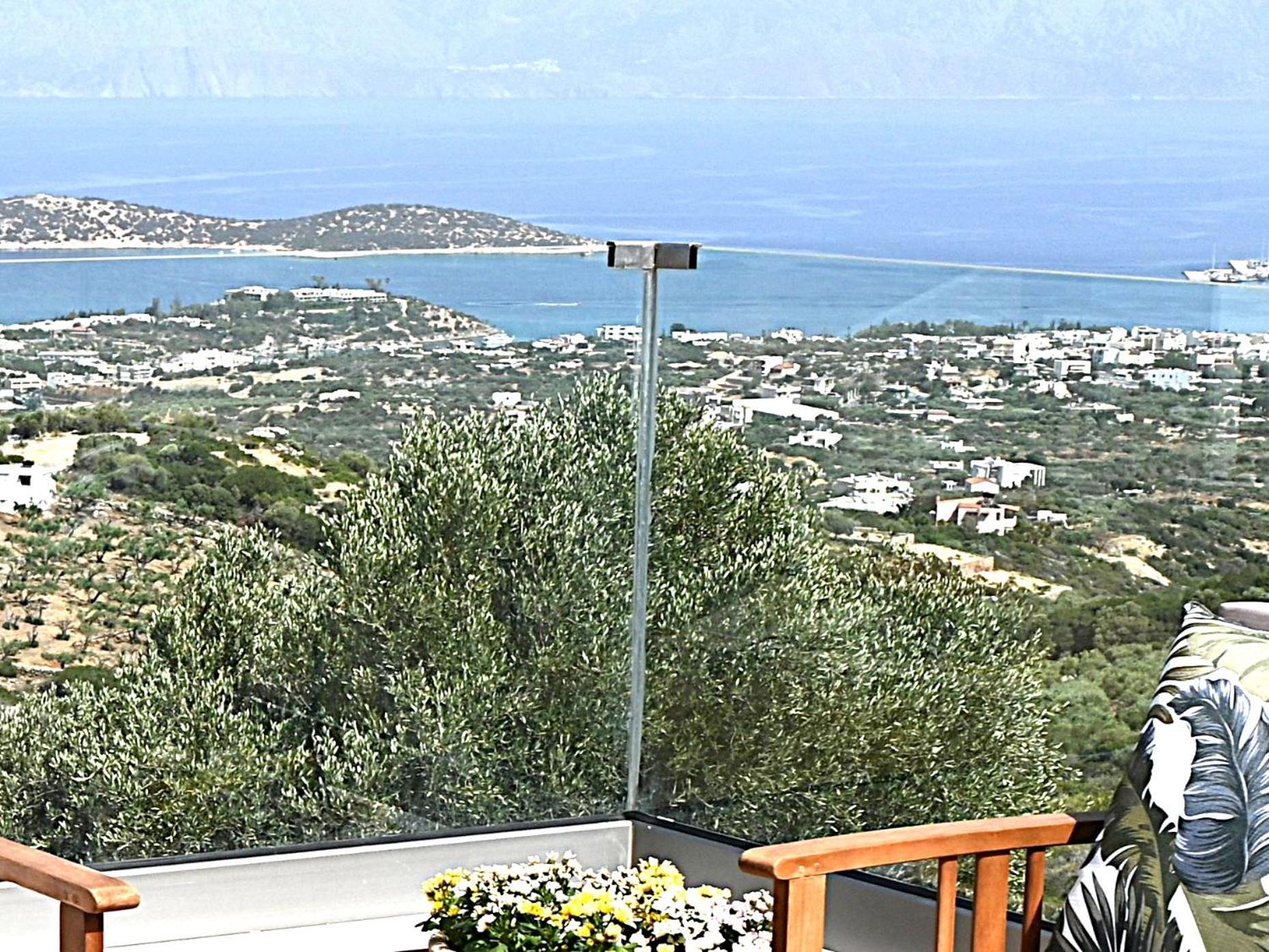 Sea View Villa *