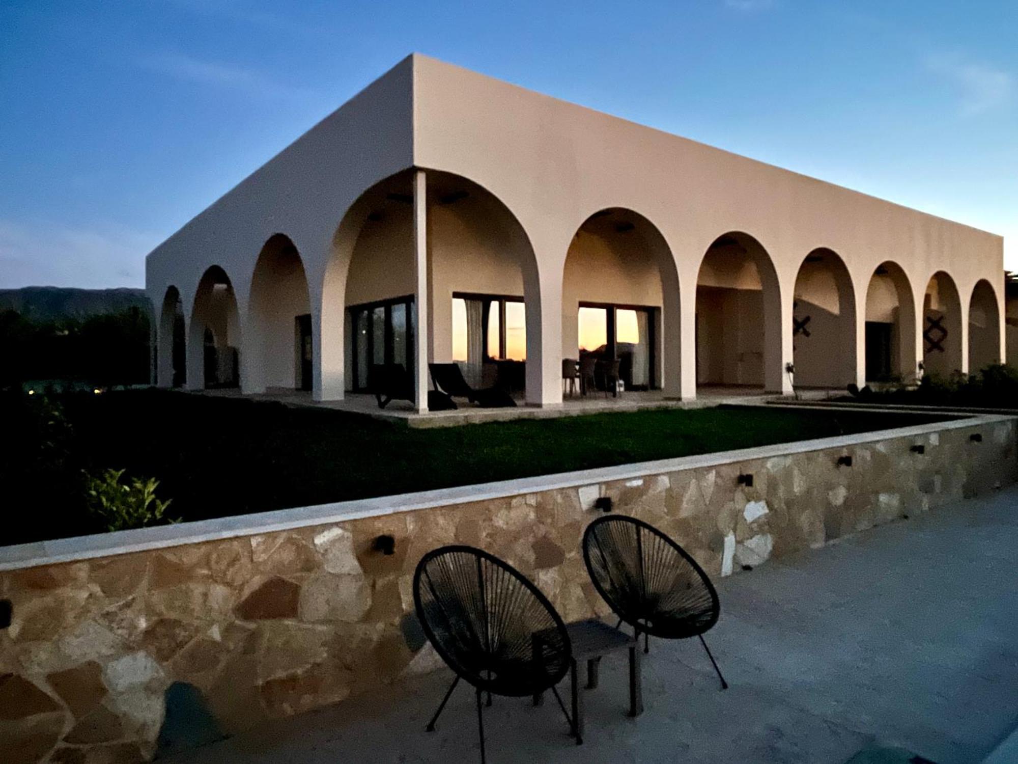 Villa Selena Front Loft - With Private Pool & Garden *