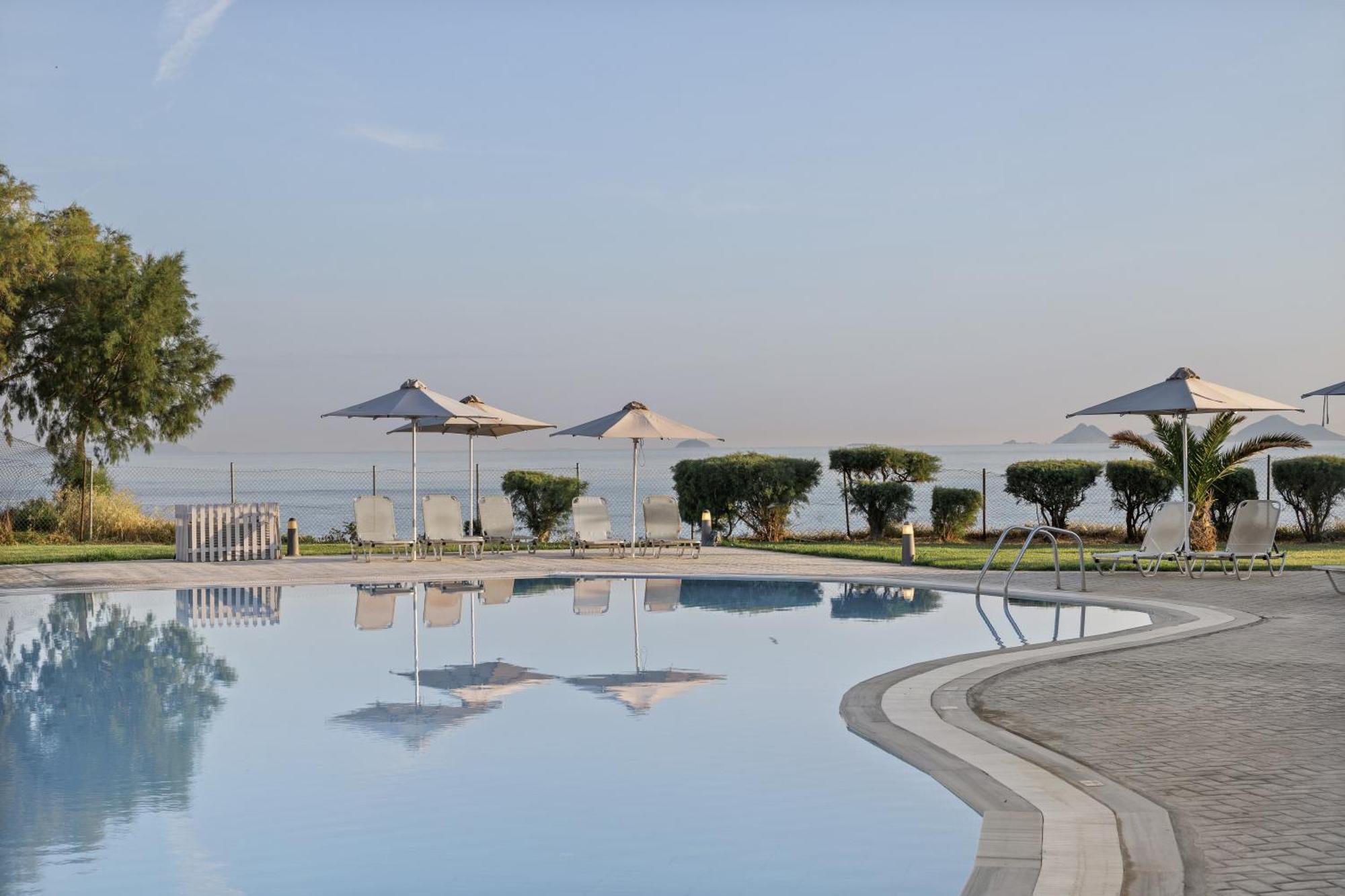 Hotel White Olive Marine Aquapark 4*
