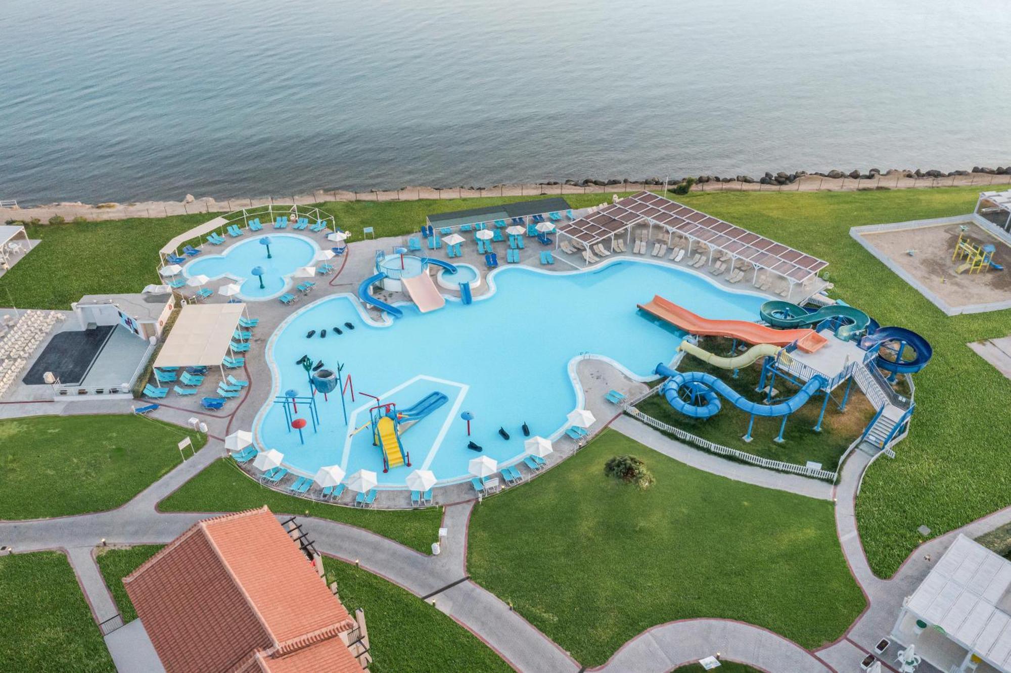 Hotel White Olive Marine Aquapark 4*