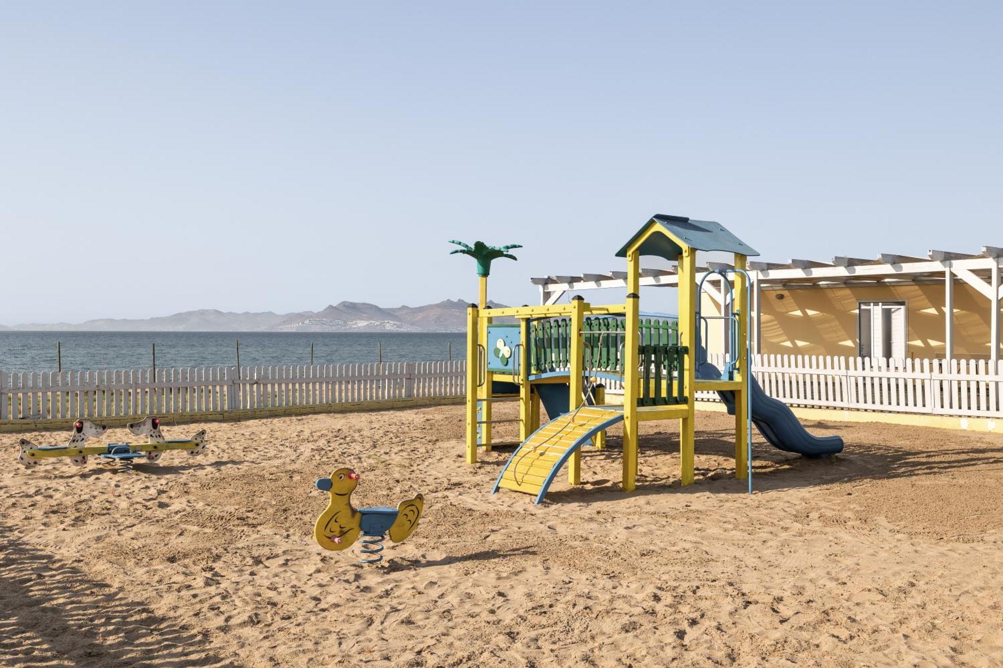 White Olive Marine Aquapark 4*