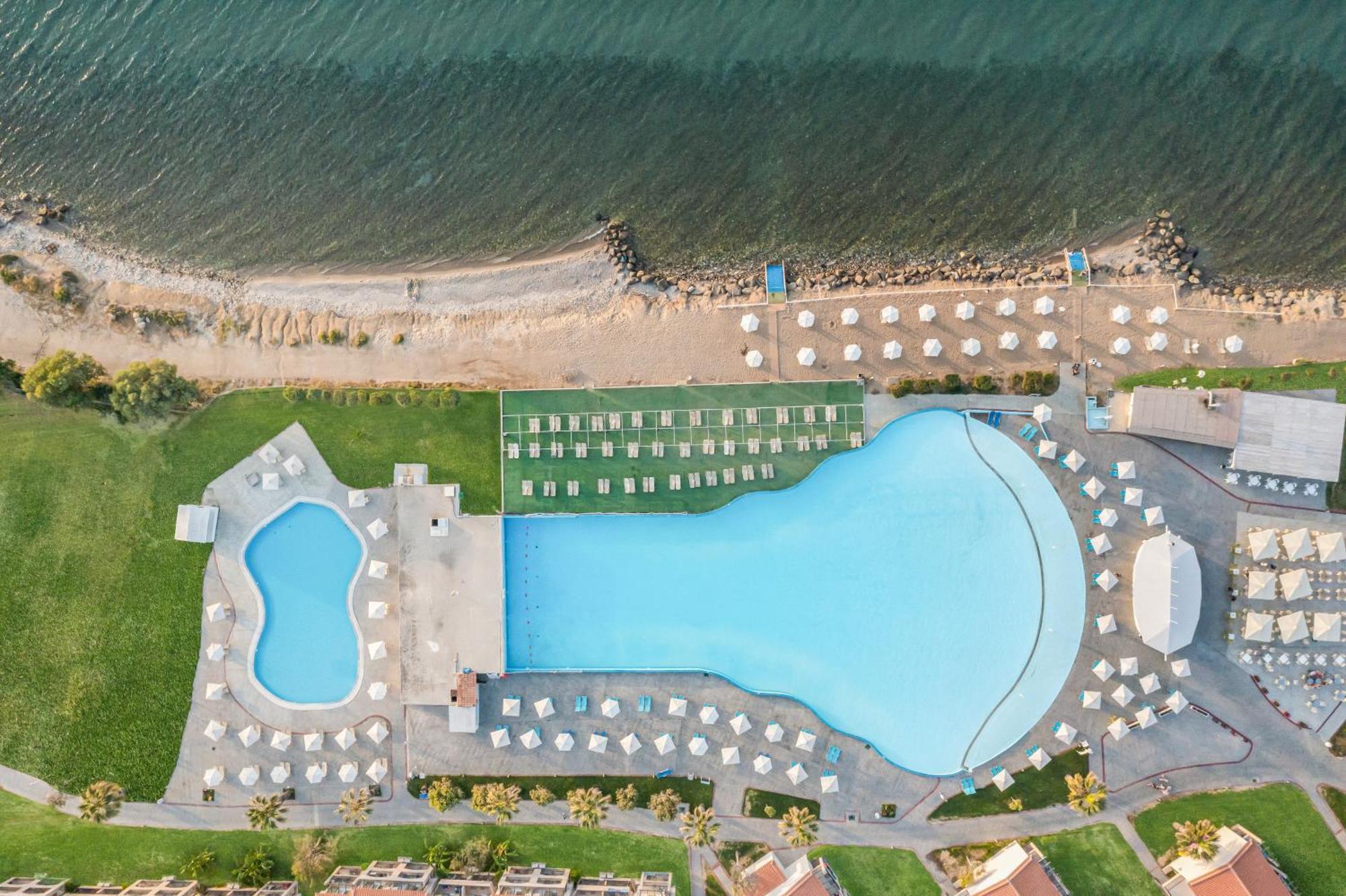 White Olive Marine Aquapark Hotel