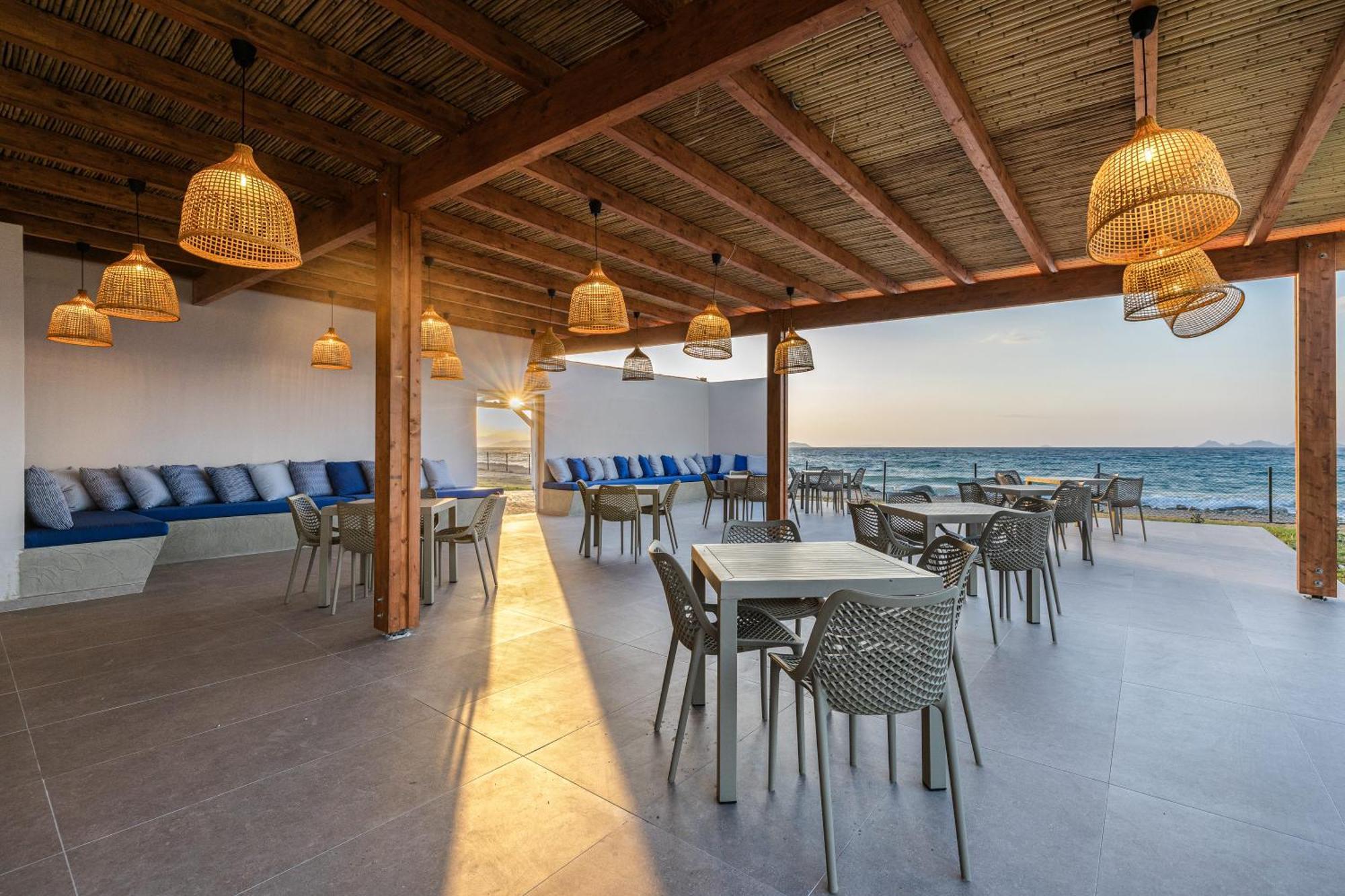 Hotel White Olive Marine Aquapark 4*