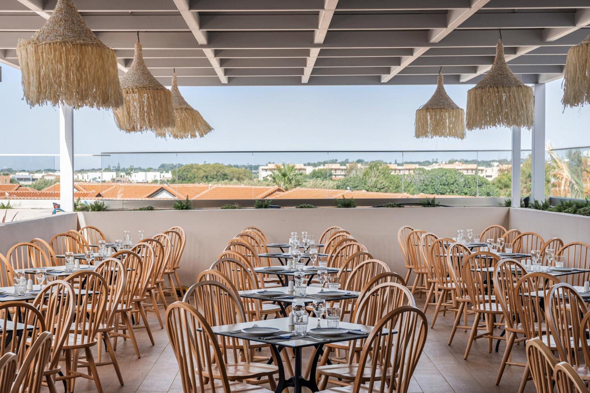Hotel White Olive Marine Aquapark
