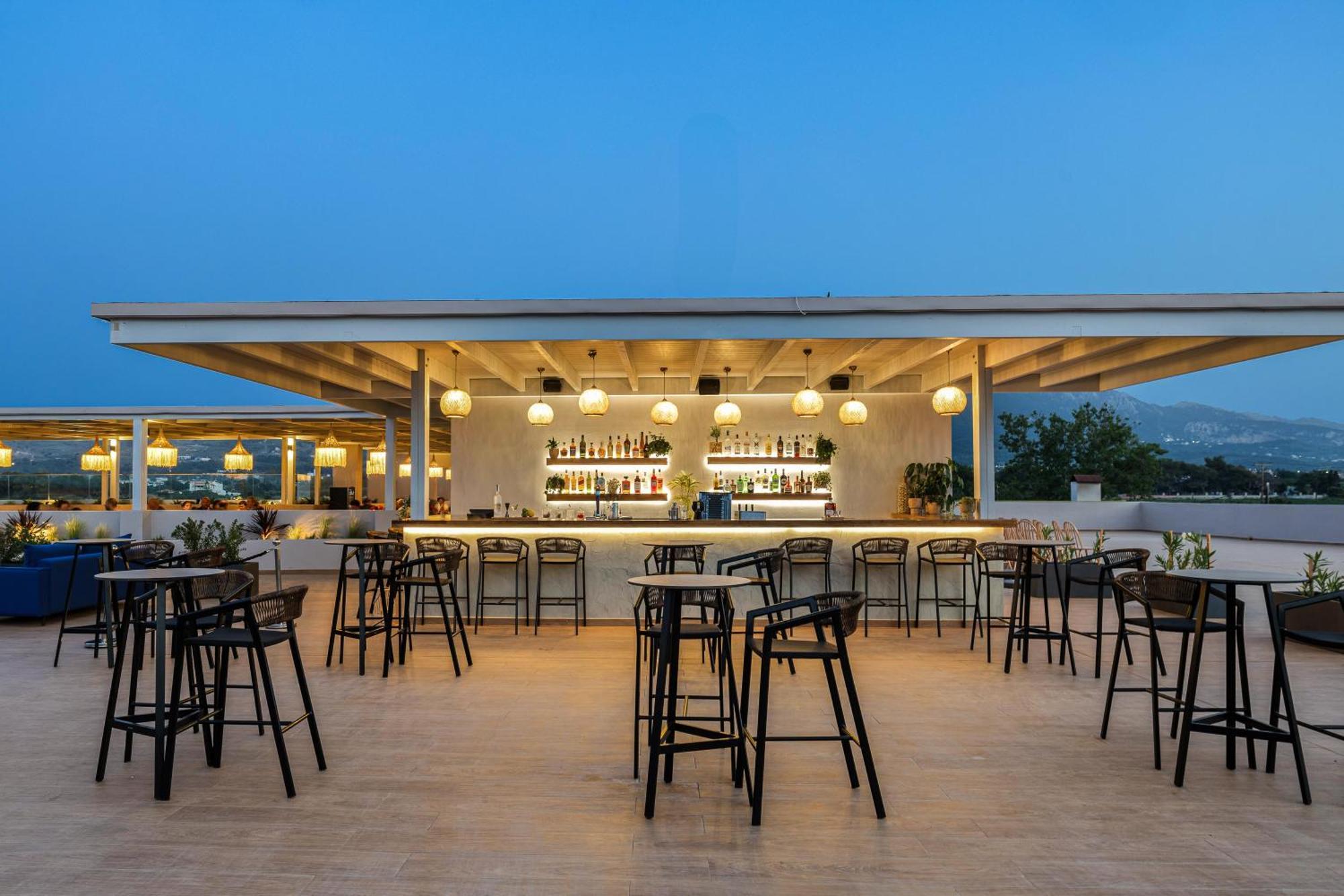 Hotel White Olive Marine Aquapark 4*