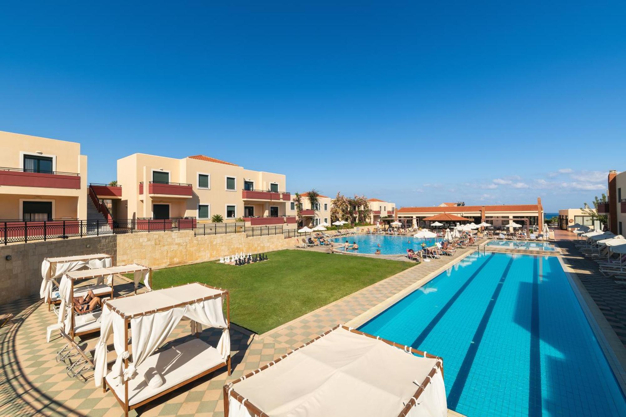 Aparthotel Kambos Village Agia Marina (Crete)