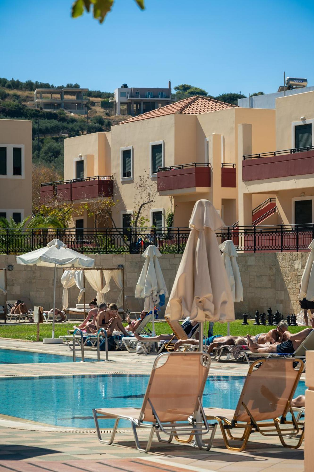 Kambos Village 3* Agia Marina (Crete)