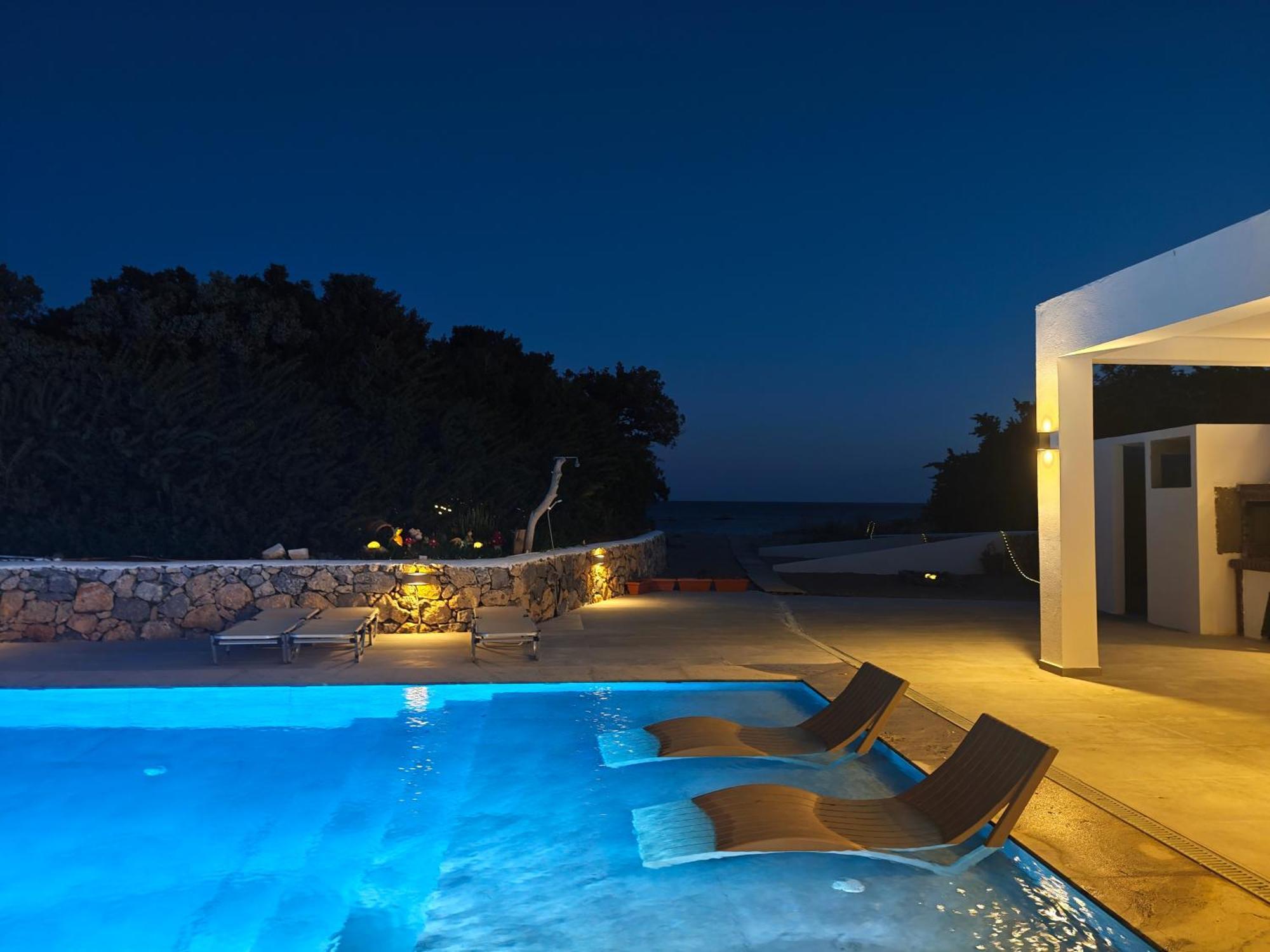Cathrin Beachfront Villa Plimmiri