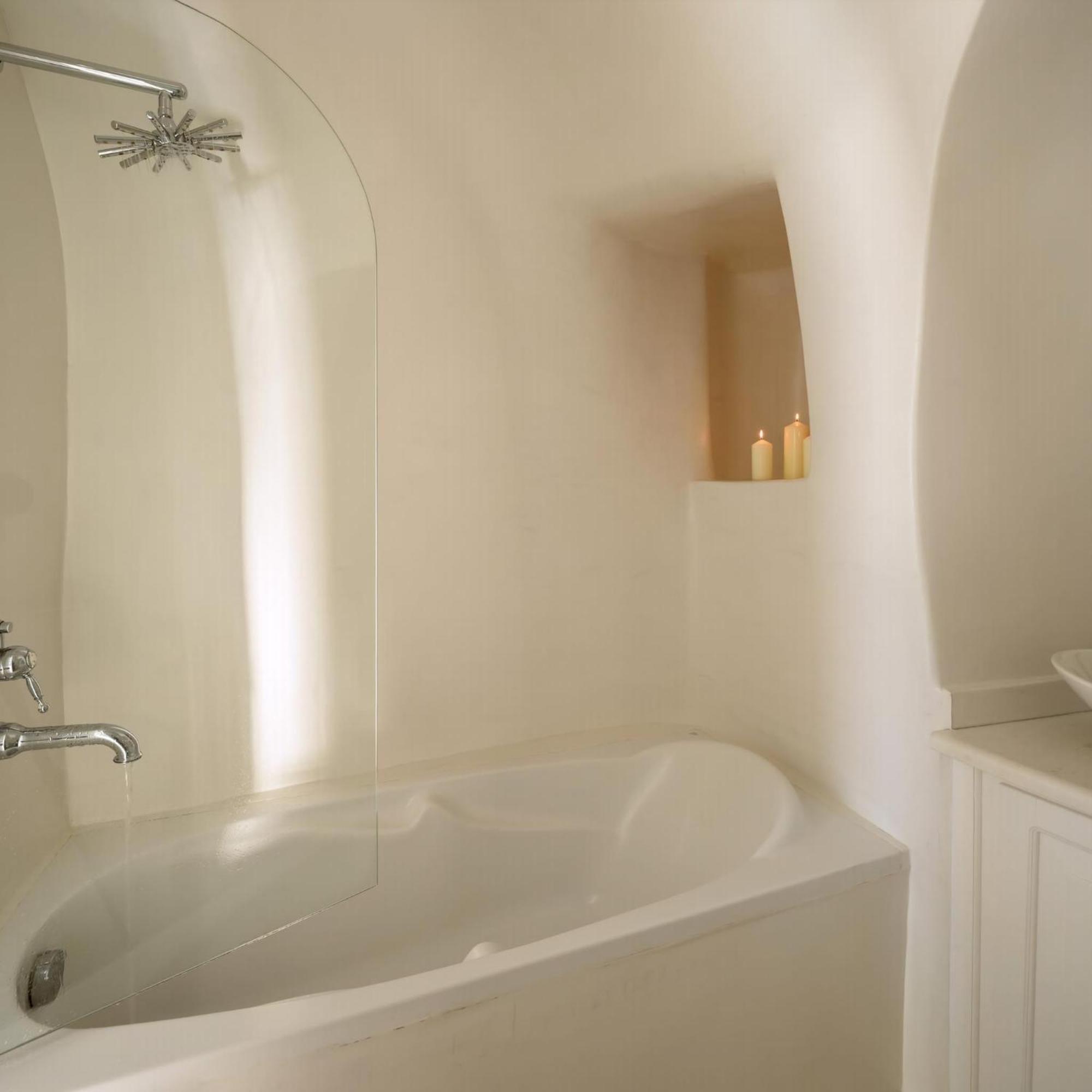 Lcv Lathouri Cave With Heated Plunge Pool