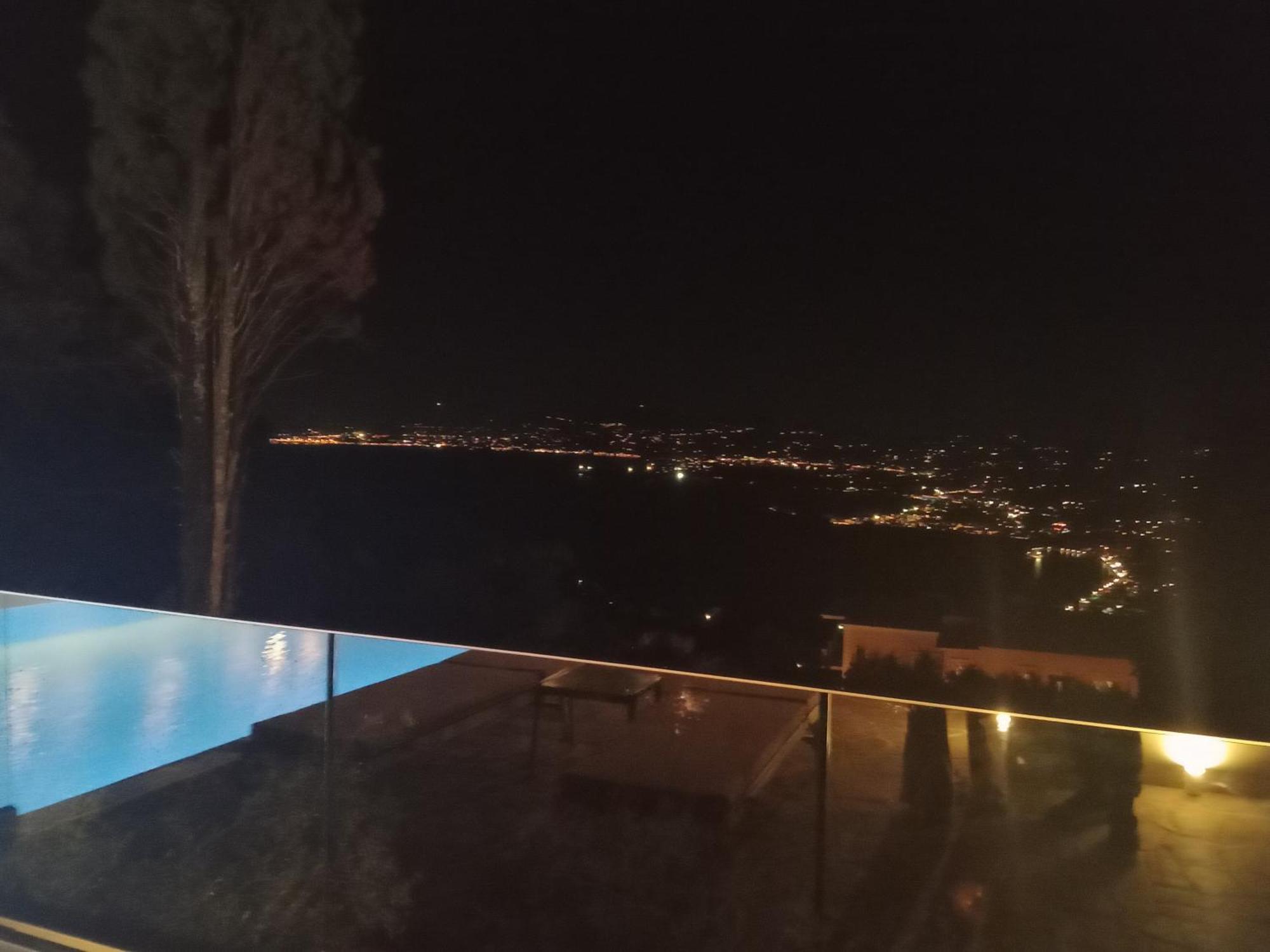 Rizaria Sea View House *