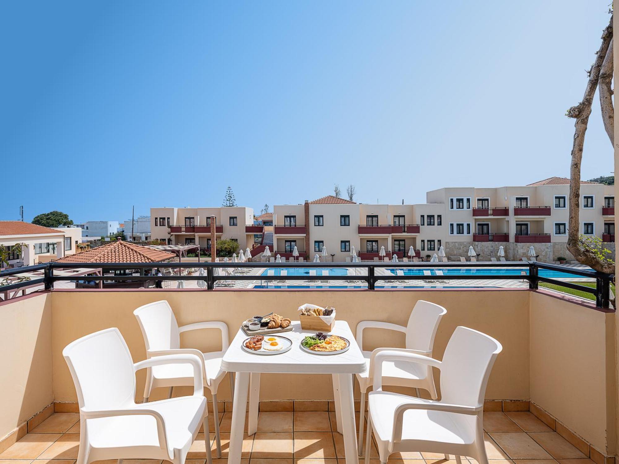 Aparthotel Kambos Village Agia Marina (Crete)