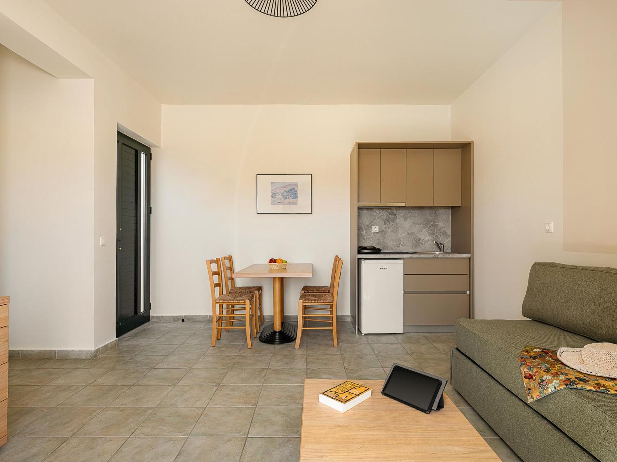 Aparthotel Kambos Village Agia Marina (Crete)