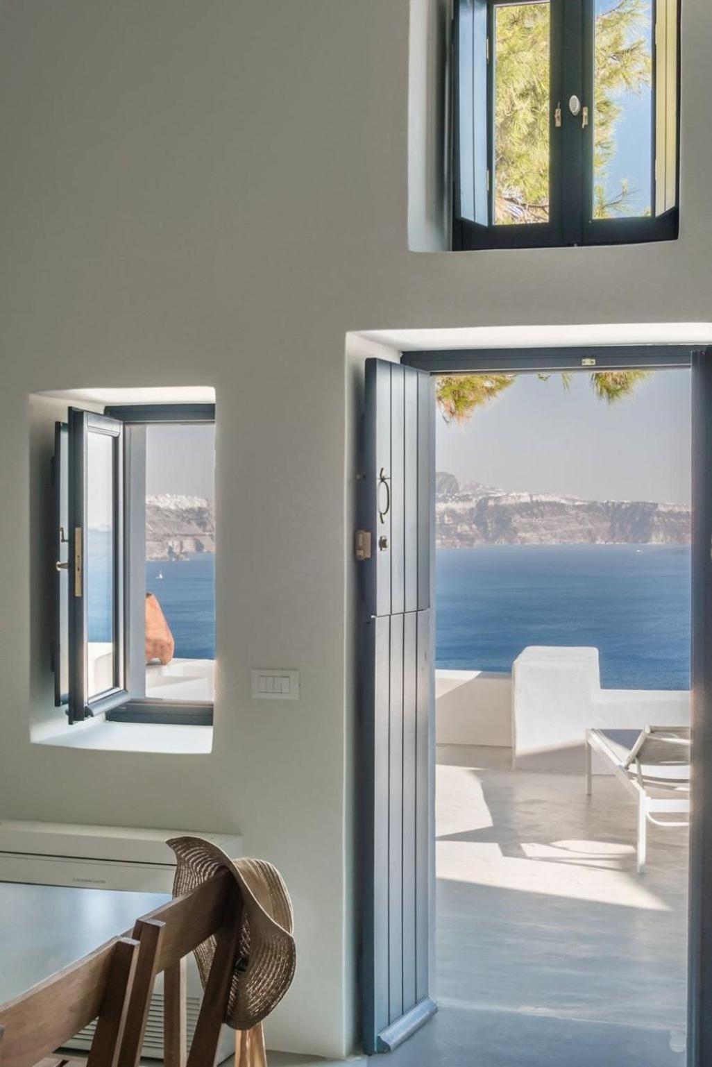 Pina Caldera Villa: Santorini Retreat With Private Pool